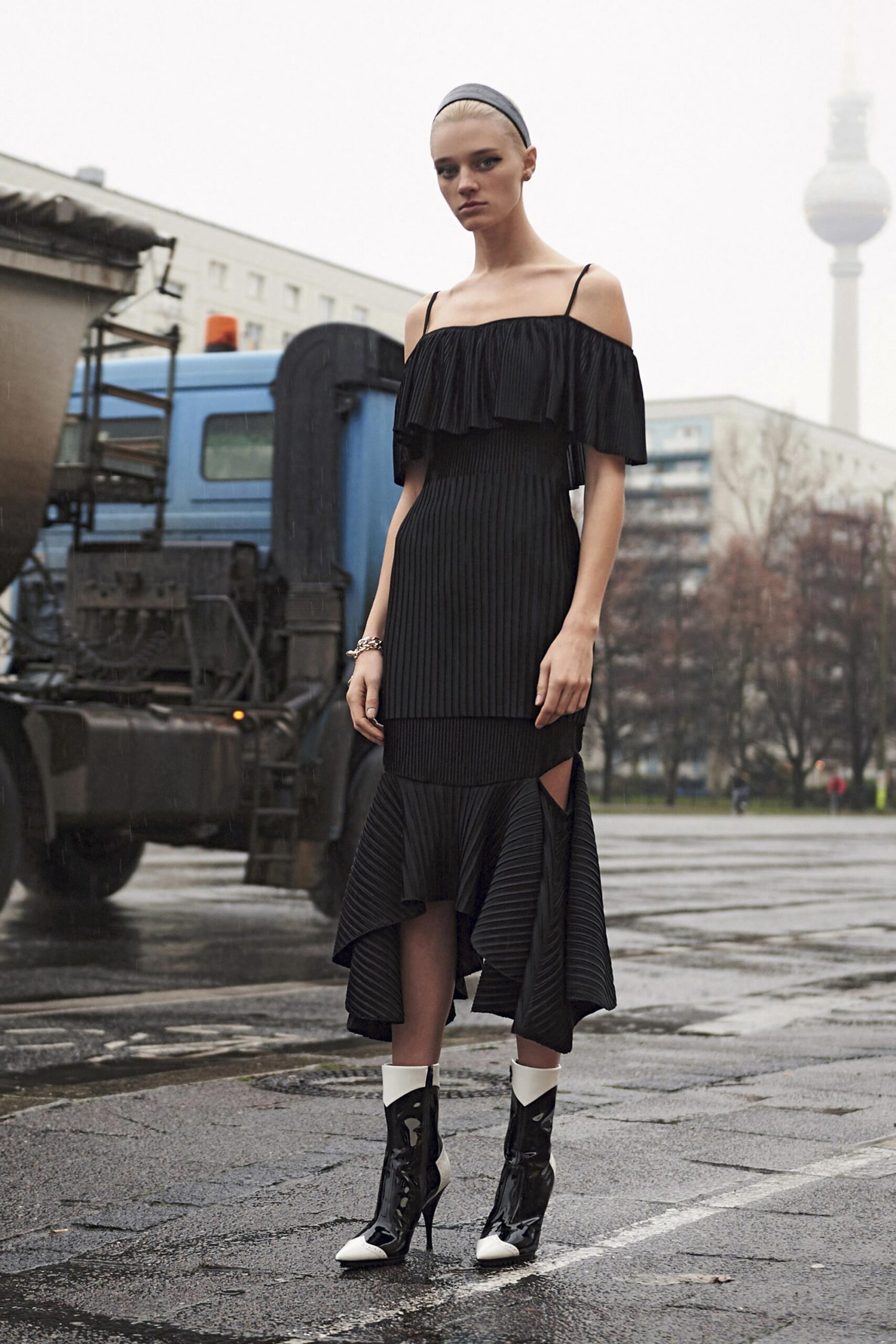 Givenchy F/W 16 Look 15