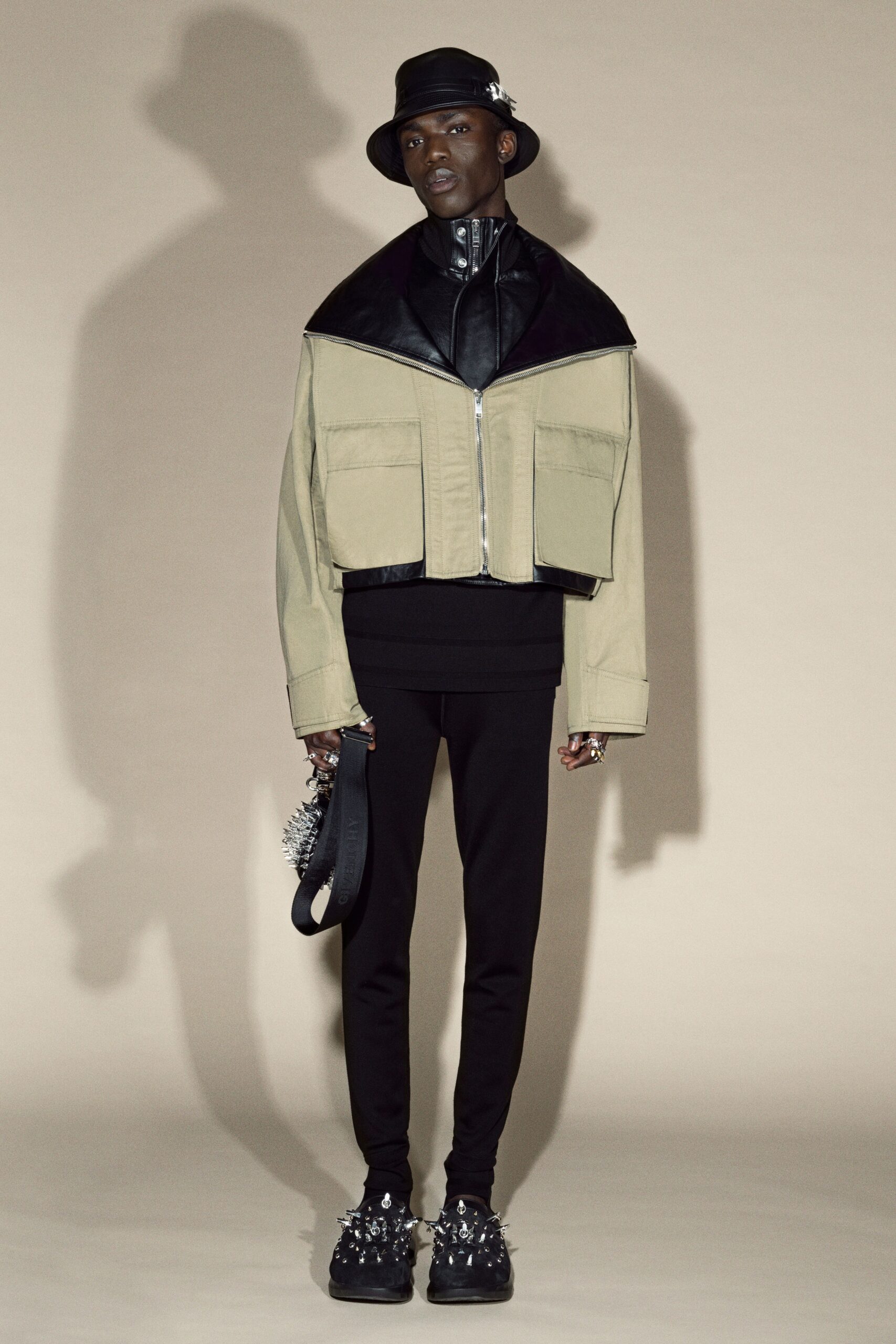 Givenchy F/W 21 Look 33