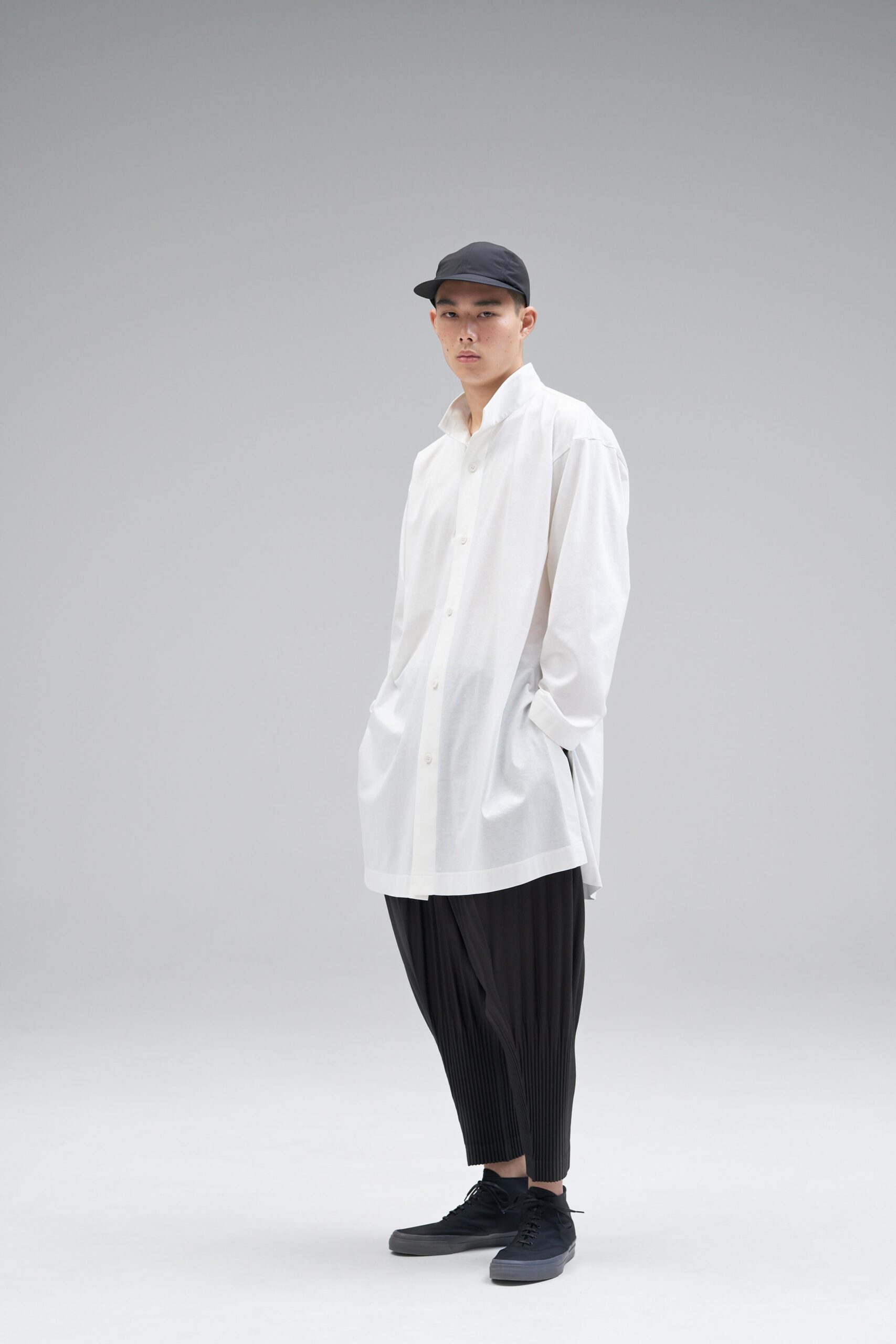 Homme Plissé Issey Miyake F/W 21 Menswear Look 1
