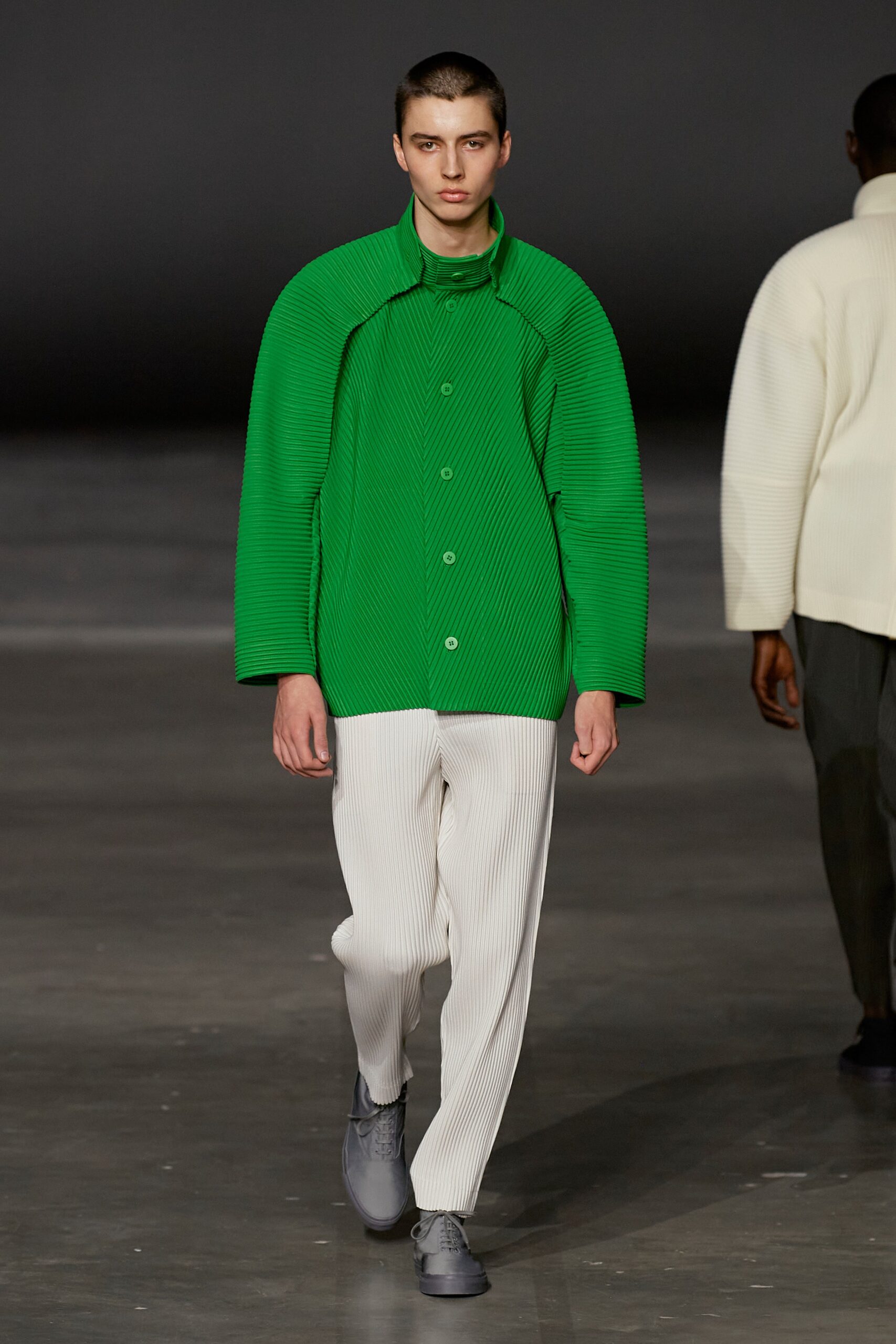 Homme Plissé Issey Miyake F/W 23 Menswear Look 2