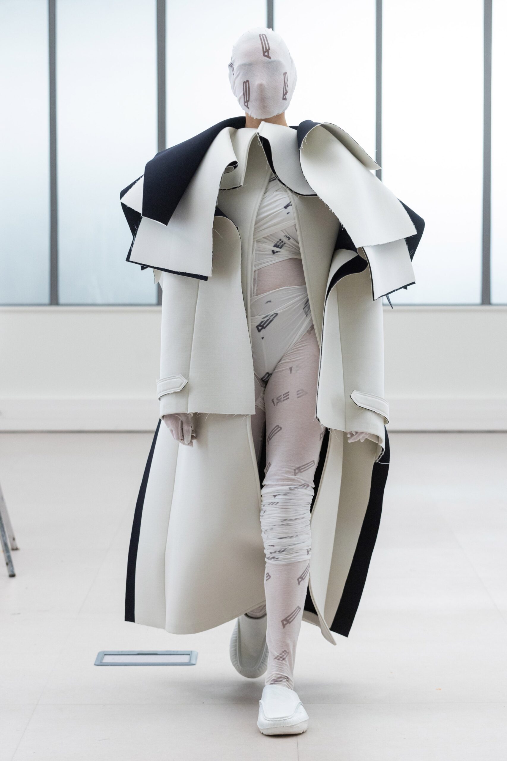 Institut Français de la Mode F/W 22 Look 2