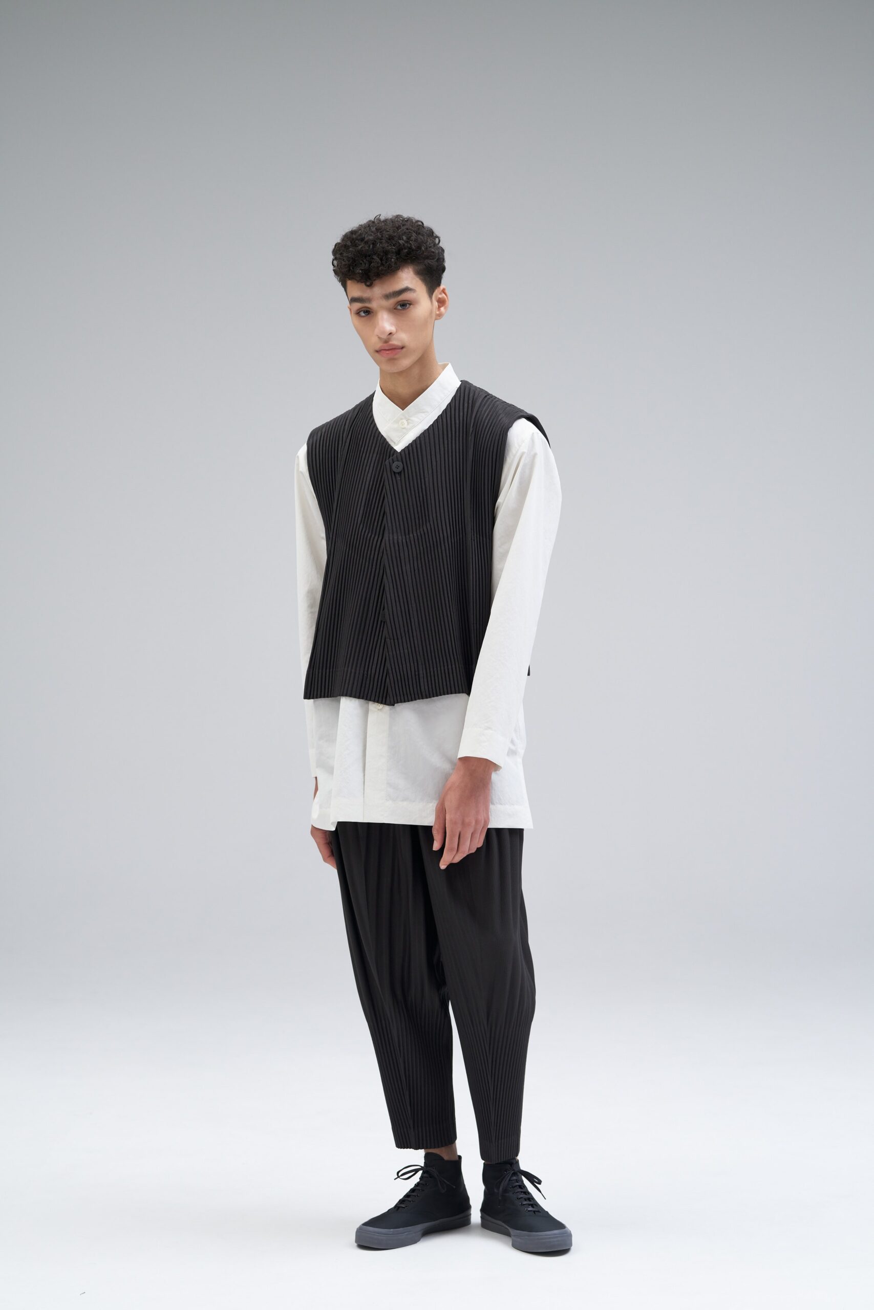 Homme Plissé Issey Miyake F/W 21 Menswear Look 3