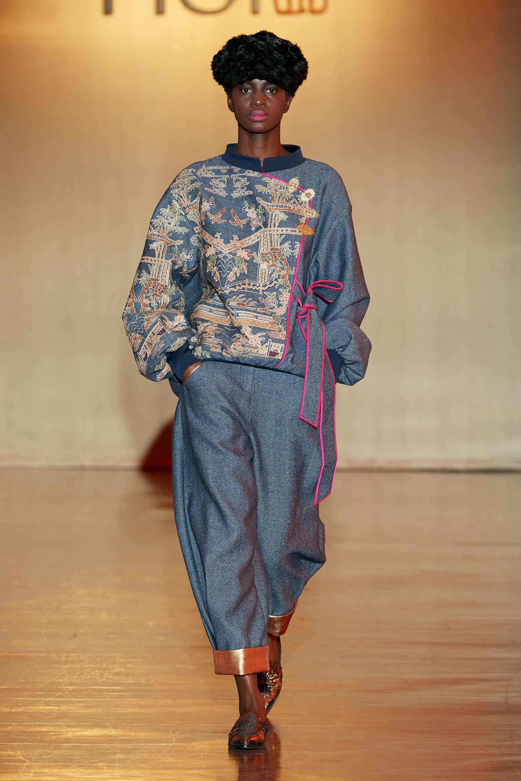 HUI F/W 22 Look 3