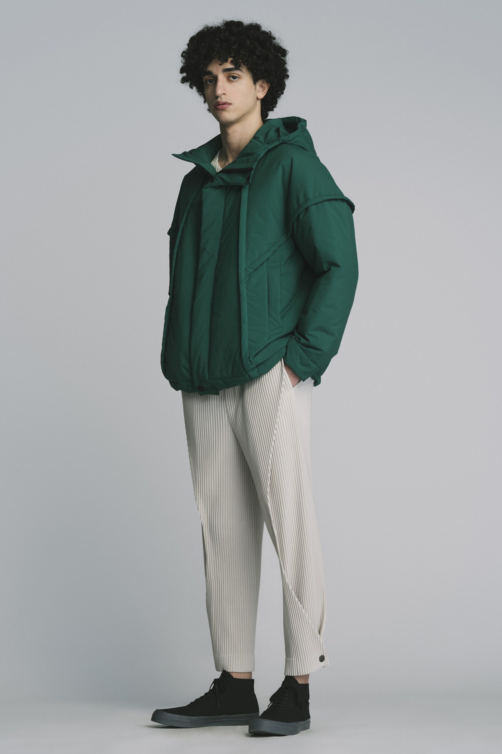 Homme Plissé Issey Miyake F/W 22 Menswear Look 3