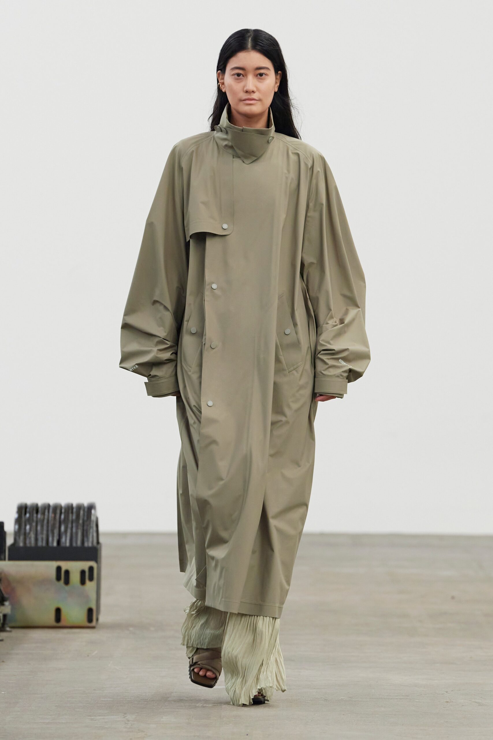 Hyke Tokyo S/S 22 Look 3