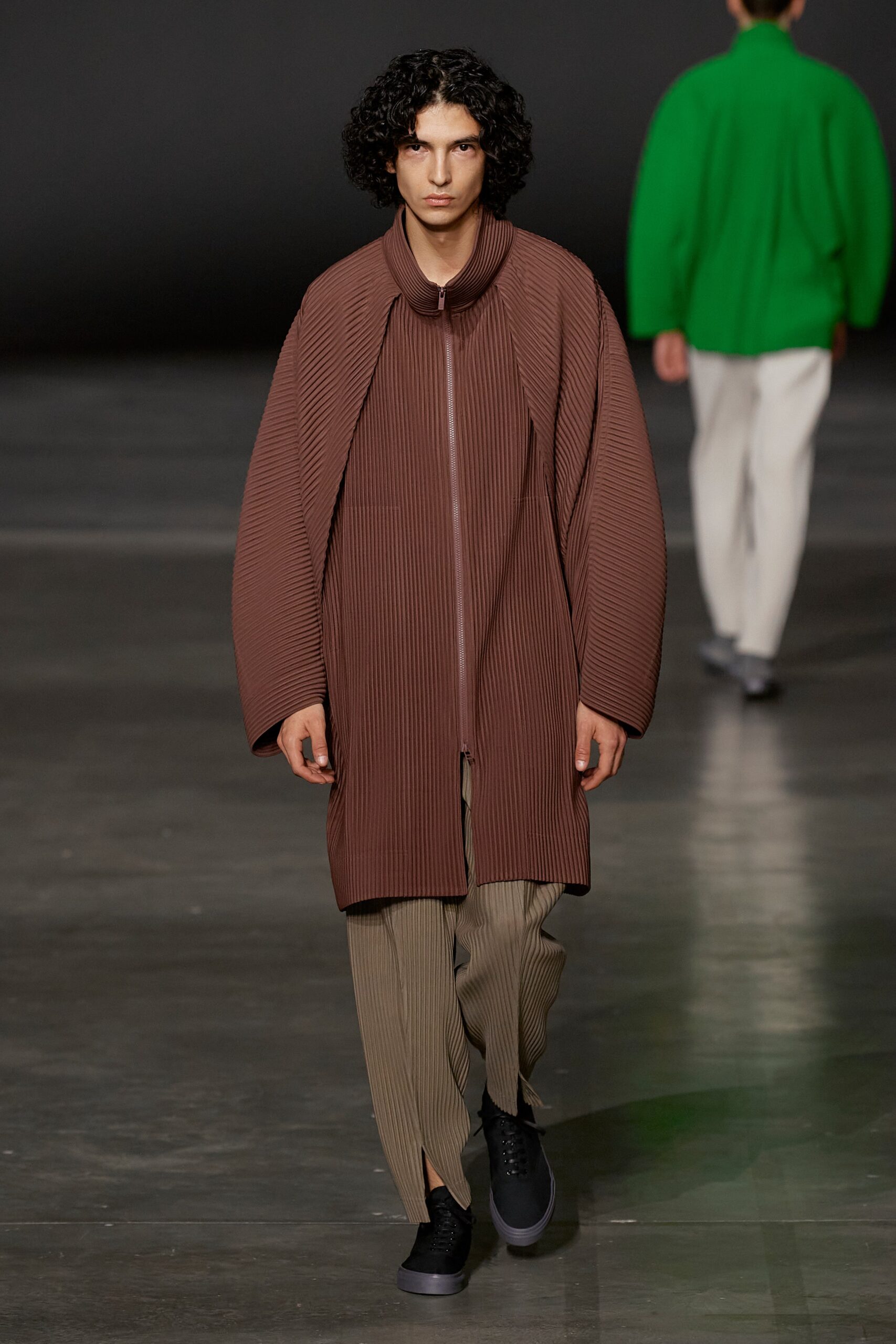 Homme Plissé Issey Miyake F/W 23 Menswear Look 3