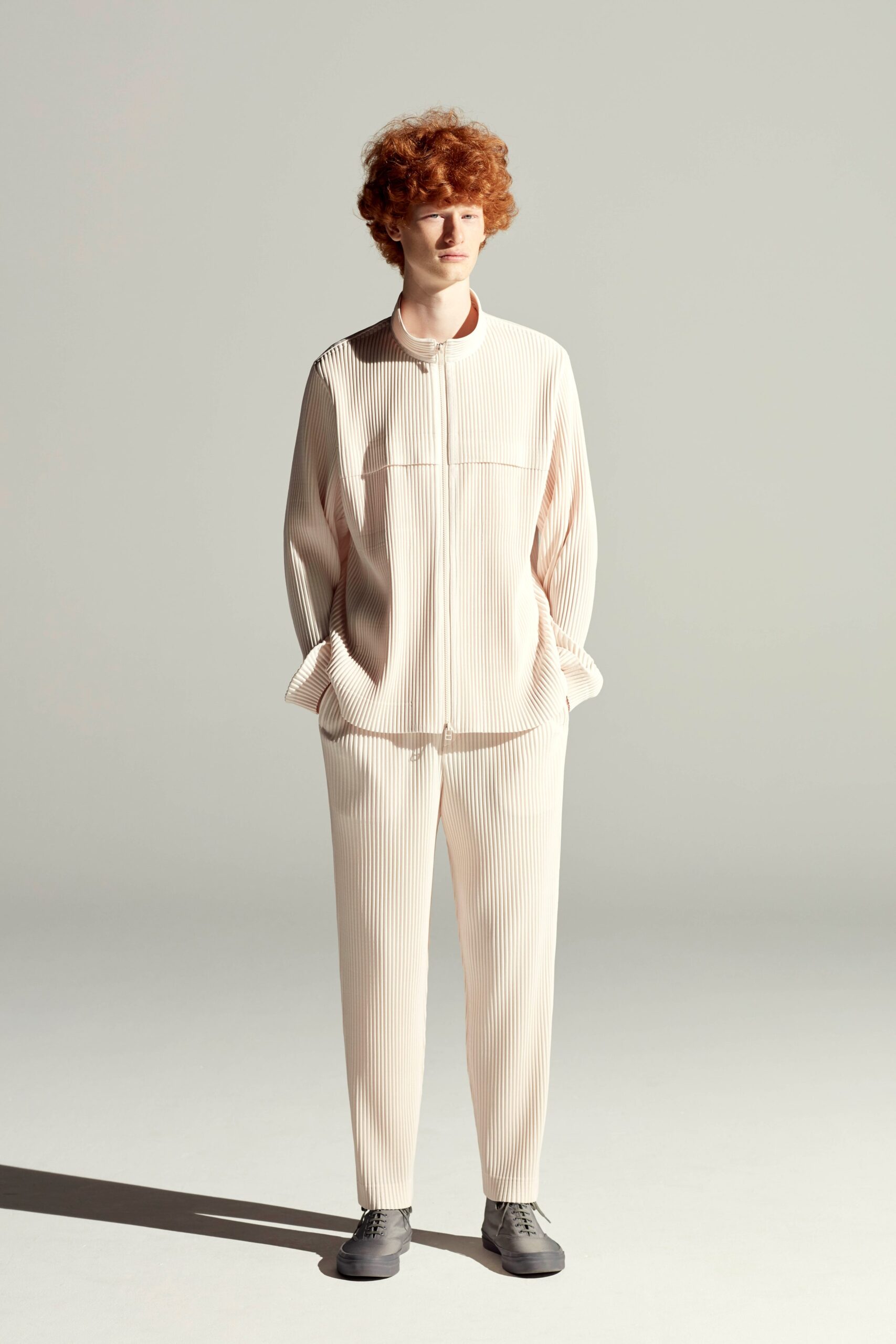 Homme Plissé Issey Miyake S/S 22 Menswear Look 4