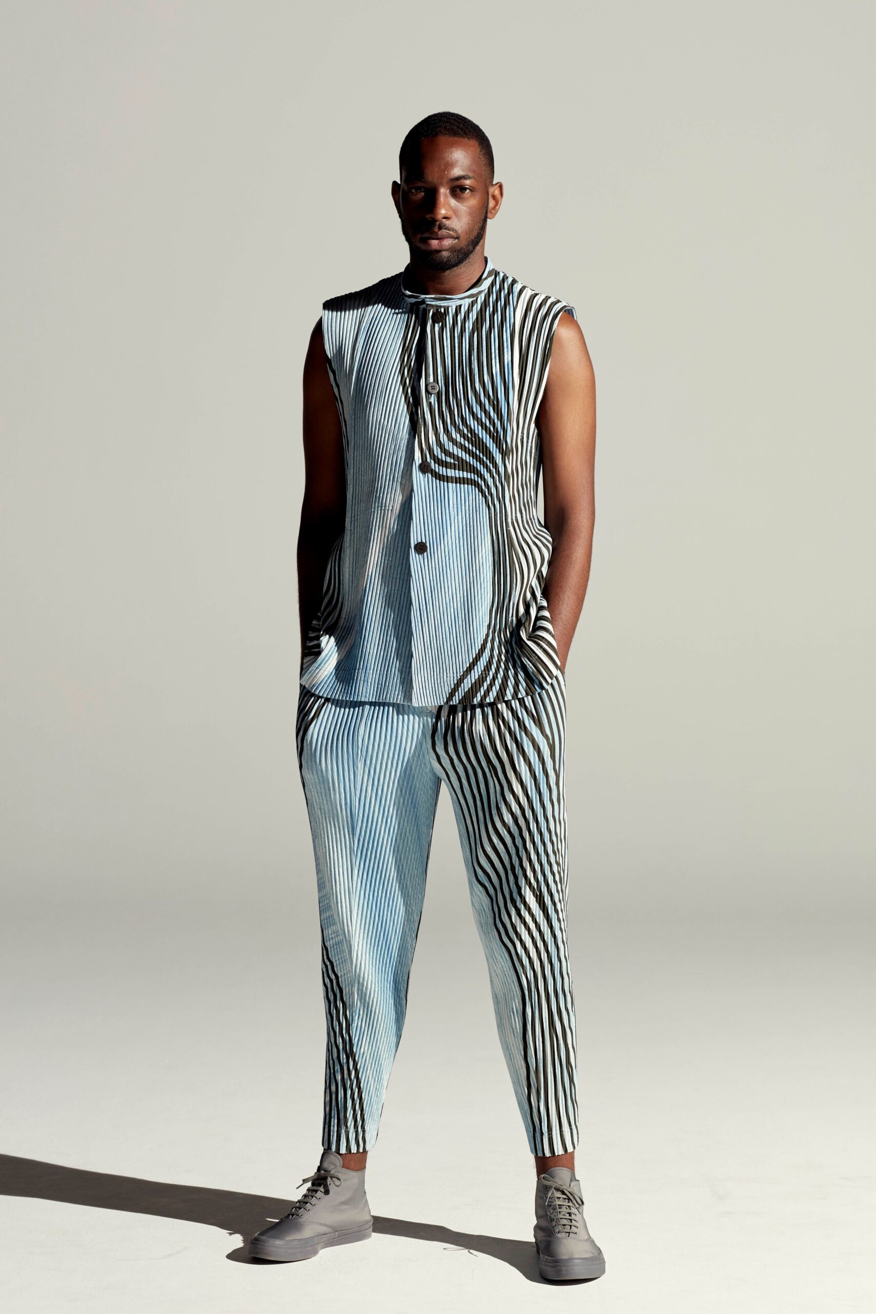 Homme Plissé Issey Miyake S/S 22 Menswear Look 6