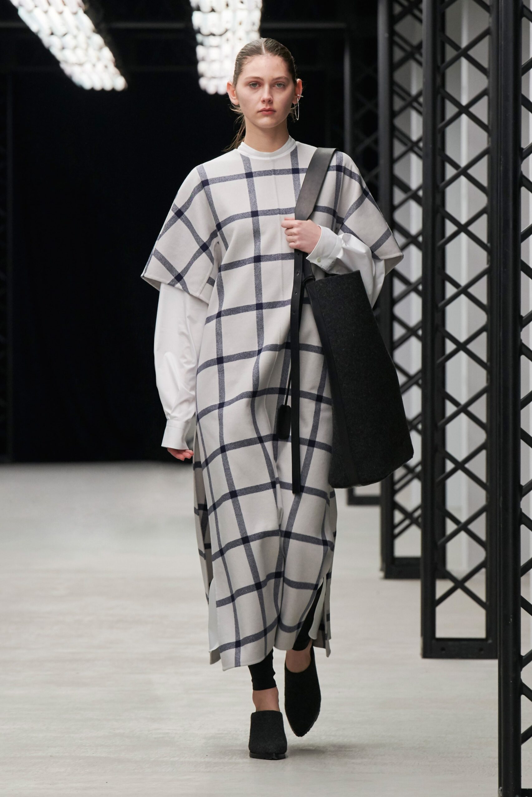 Hyke Tokyo F/W 20 Look 7
