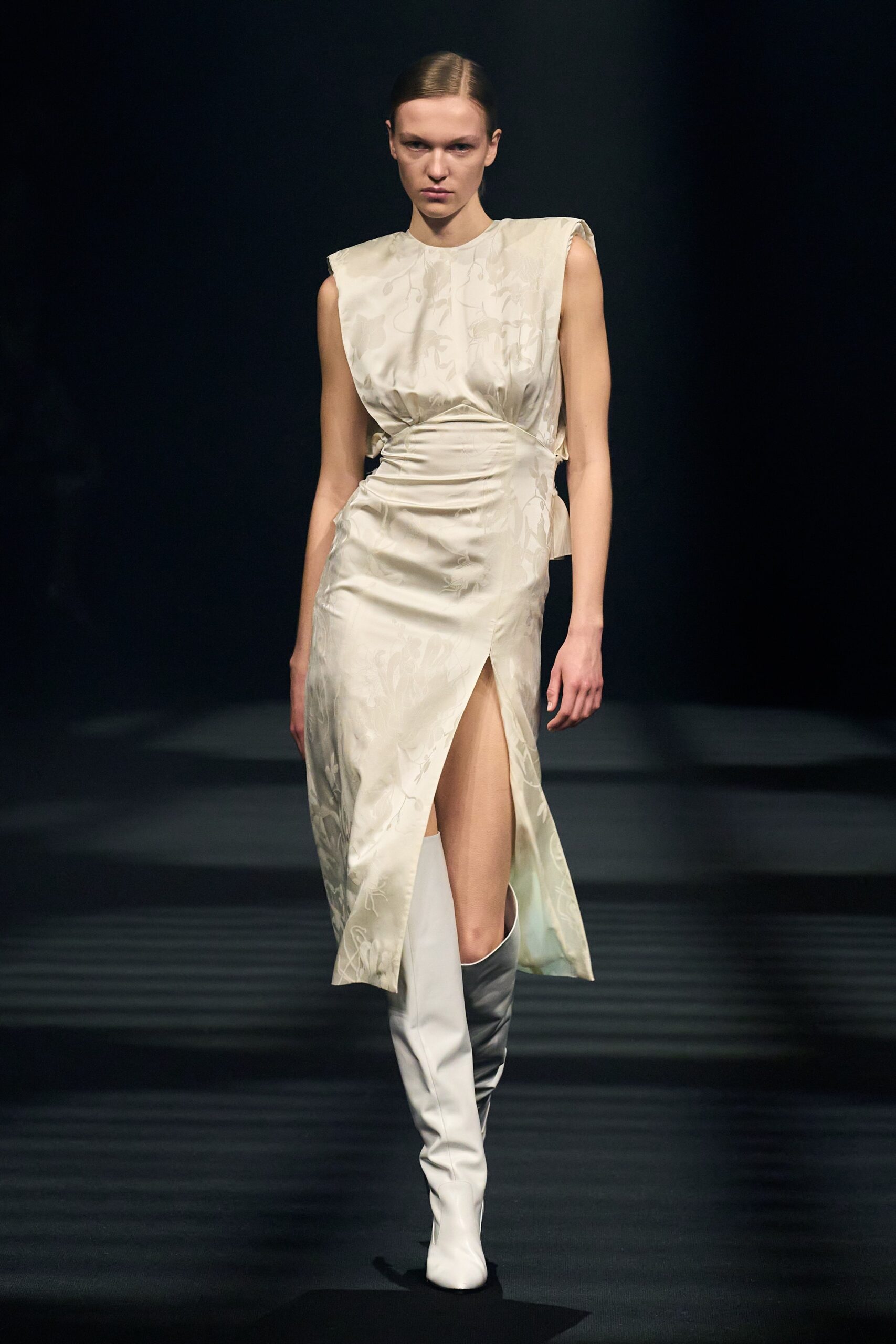 Huishan Zhang F/W 23 Look 7