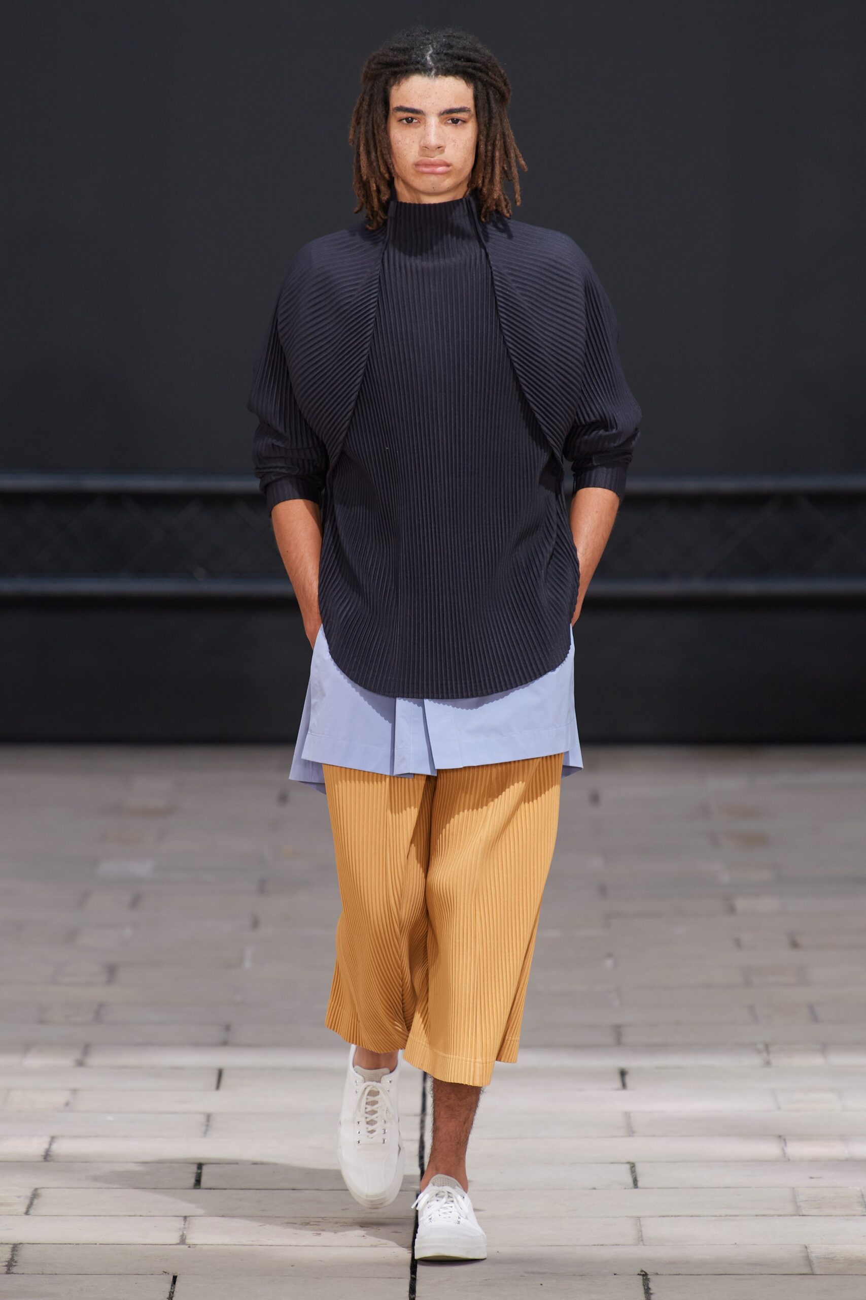 Homme Plissé Issey Miyake S/S 23 Menswear Look 7