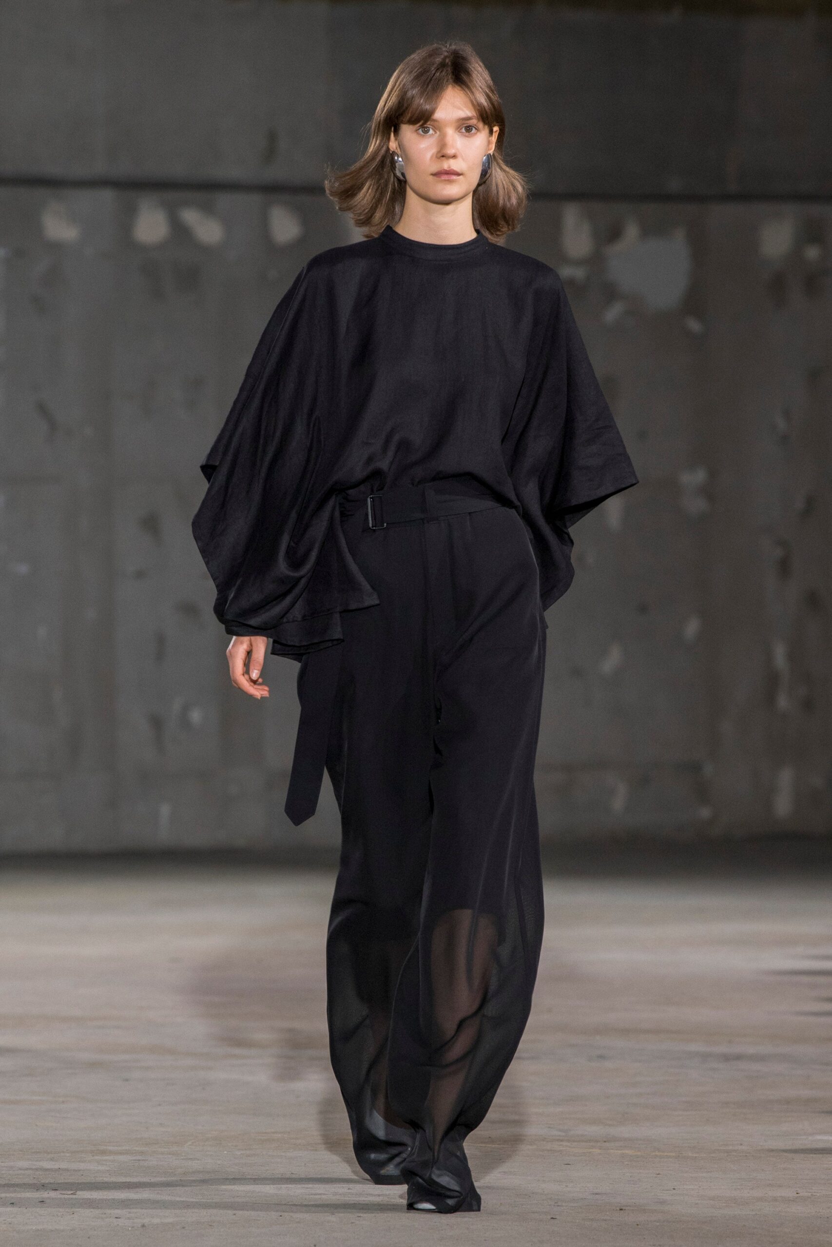 Hyke Tokyo S/S 19 Look 8
