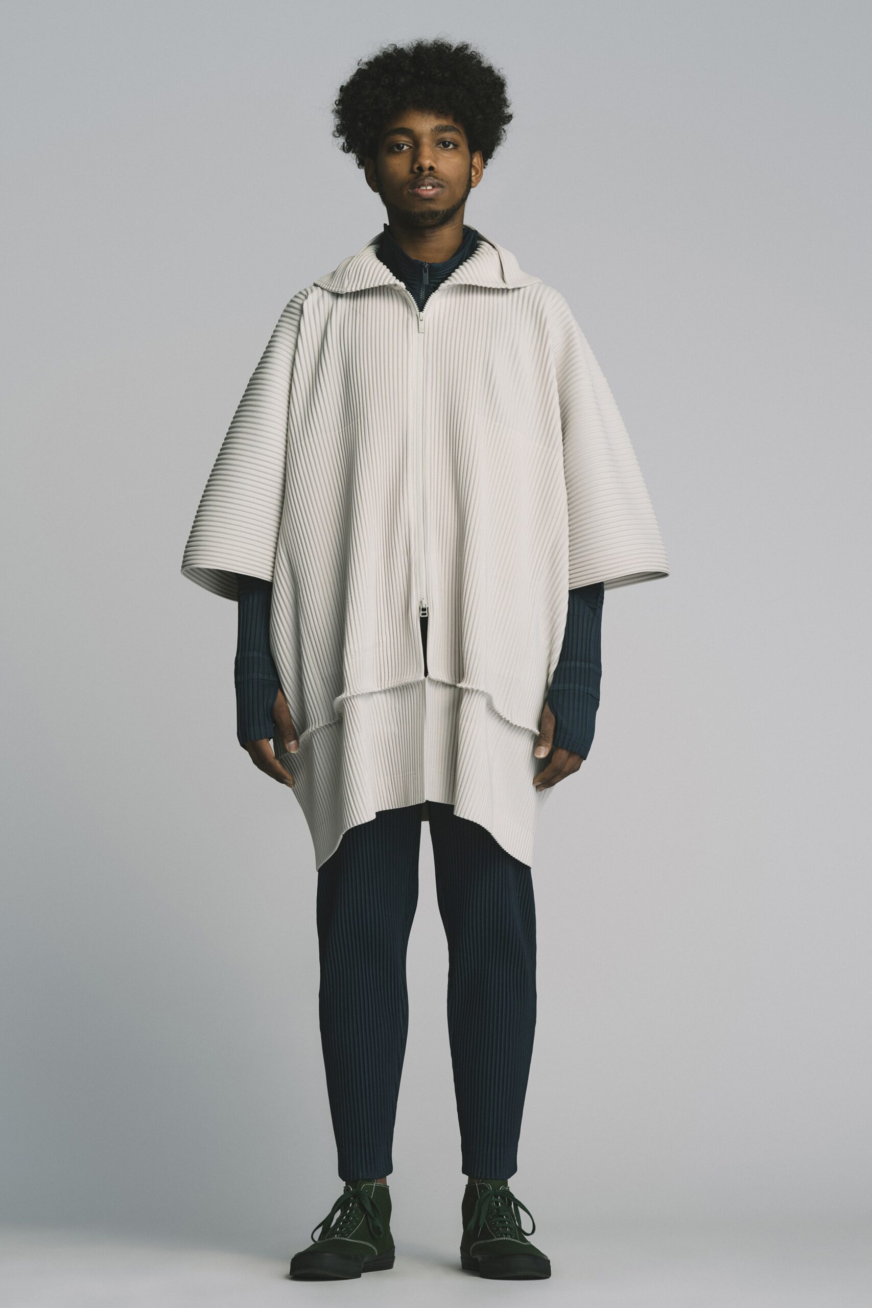 Homme Plissé Issey Miyake F/W 22 Menswear Look 8