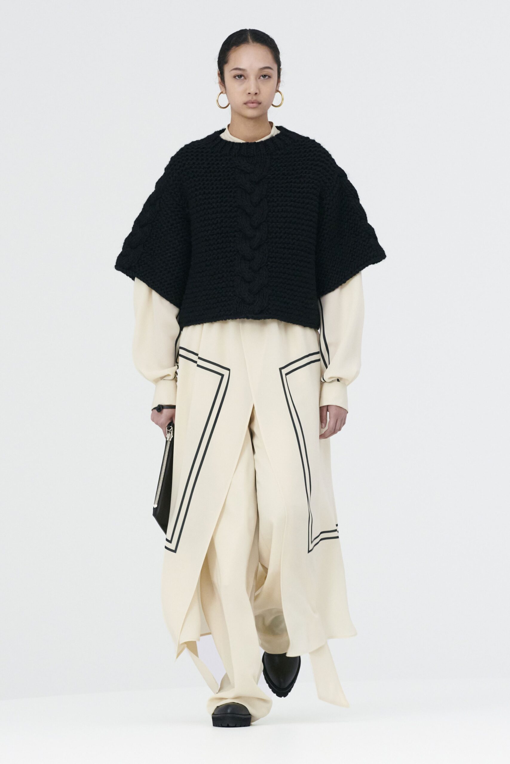 Hyke Tokyo F/W 22 Look 8