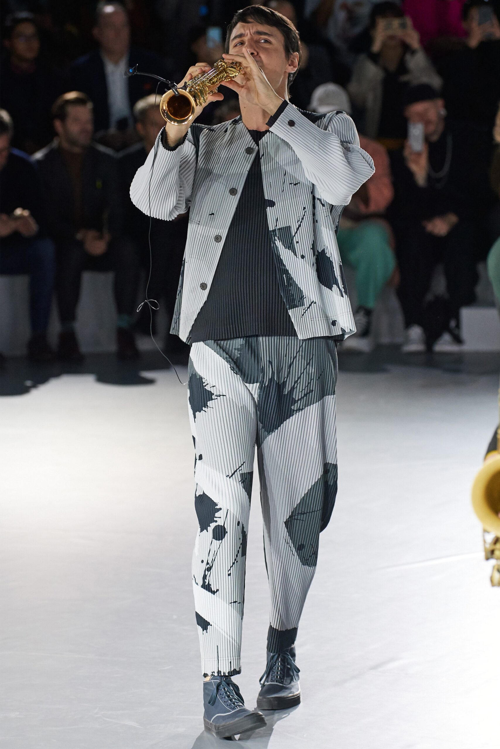 Homme Plissé Issey Miyake F/W 20 Menswear Look 10