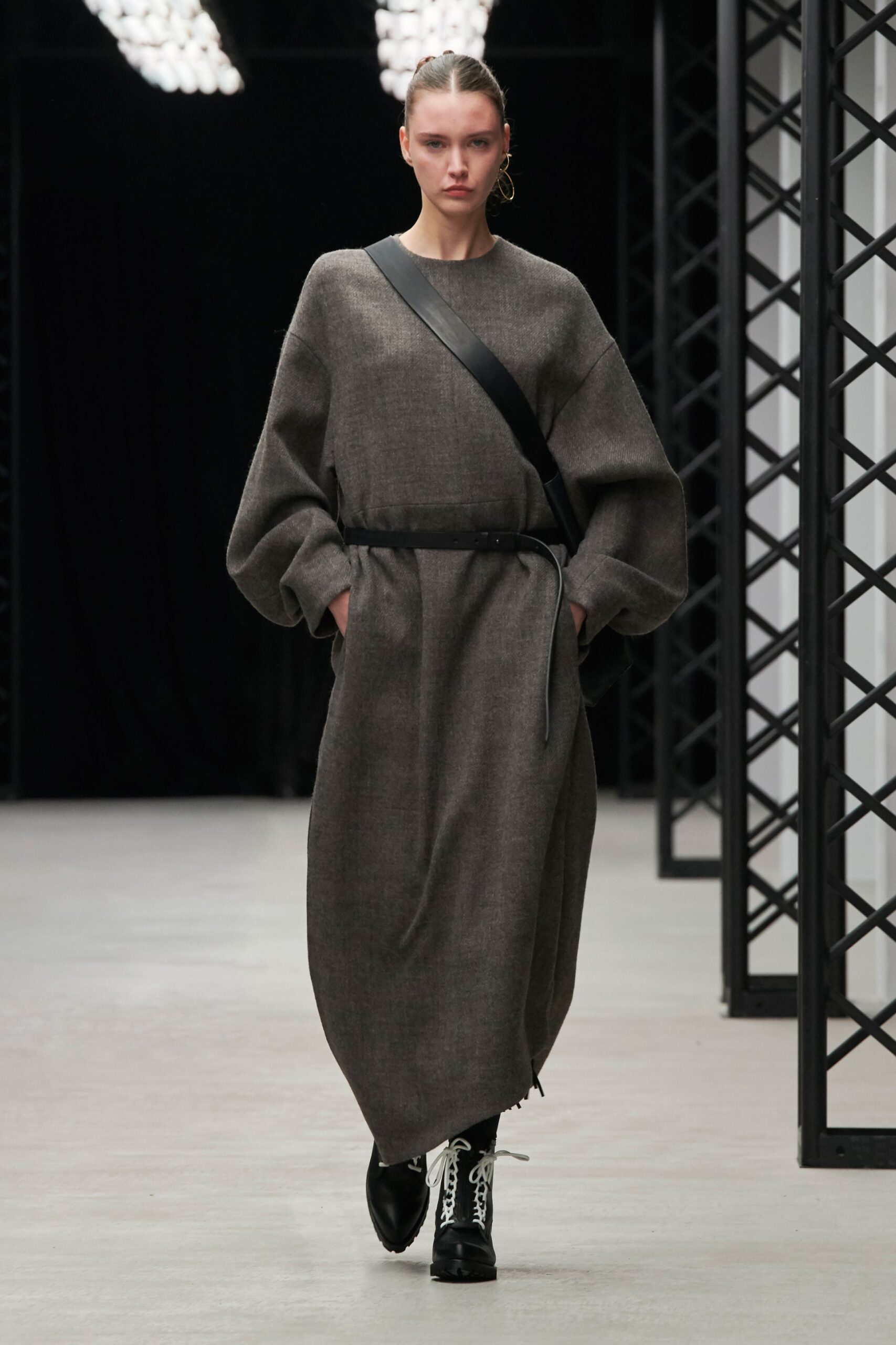 Hyke Tokyo F/W 20 Look 10