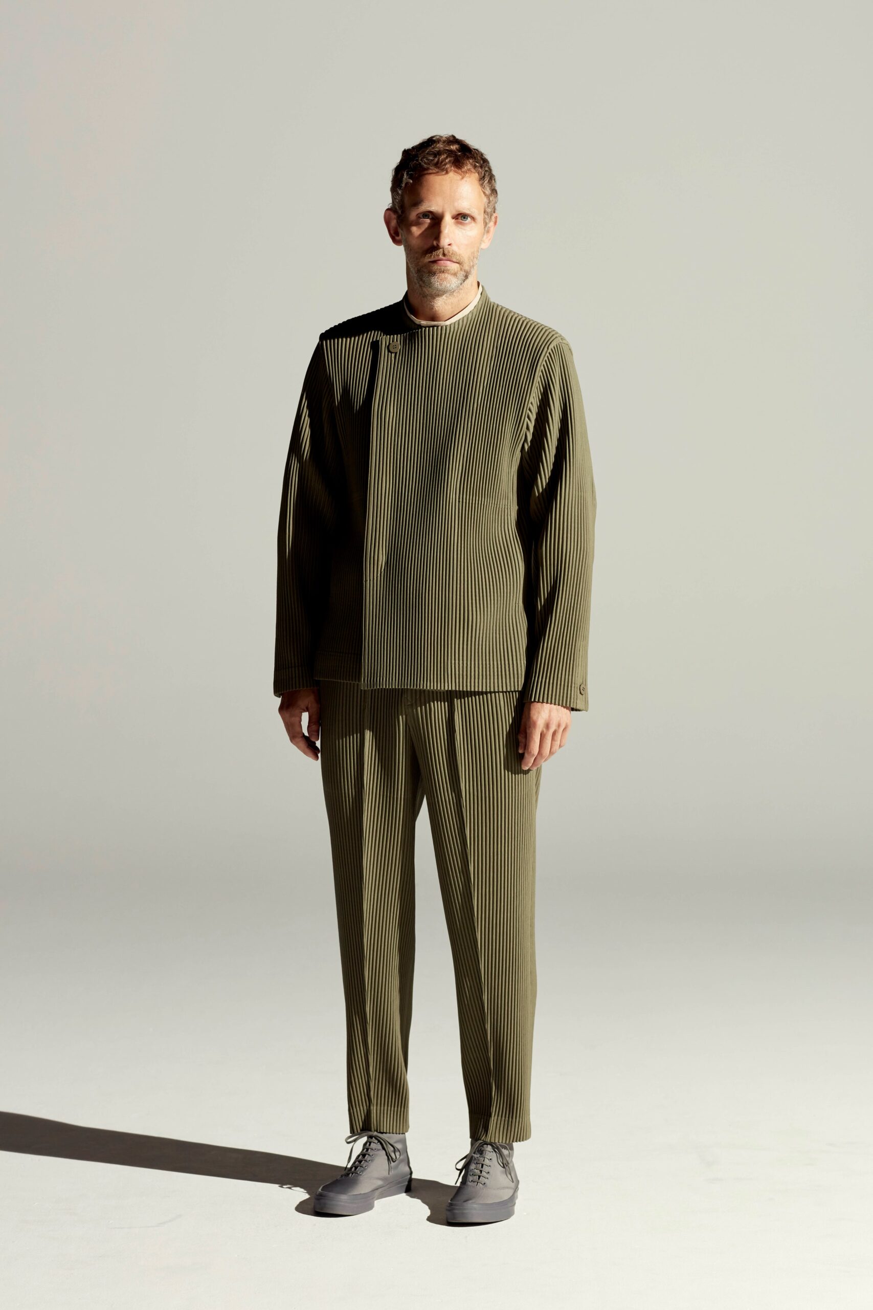 Homme Plissé Issey Miyake S/S 22 Menswear Look 11