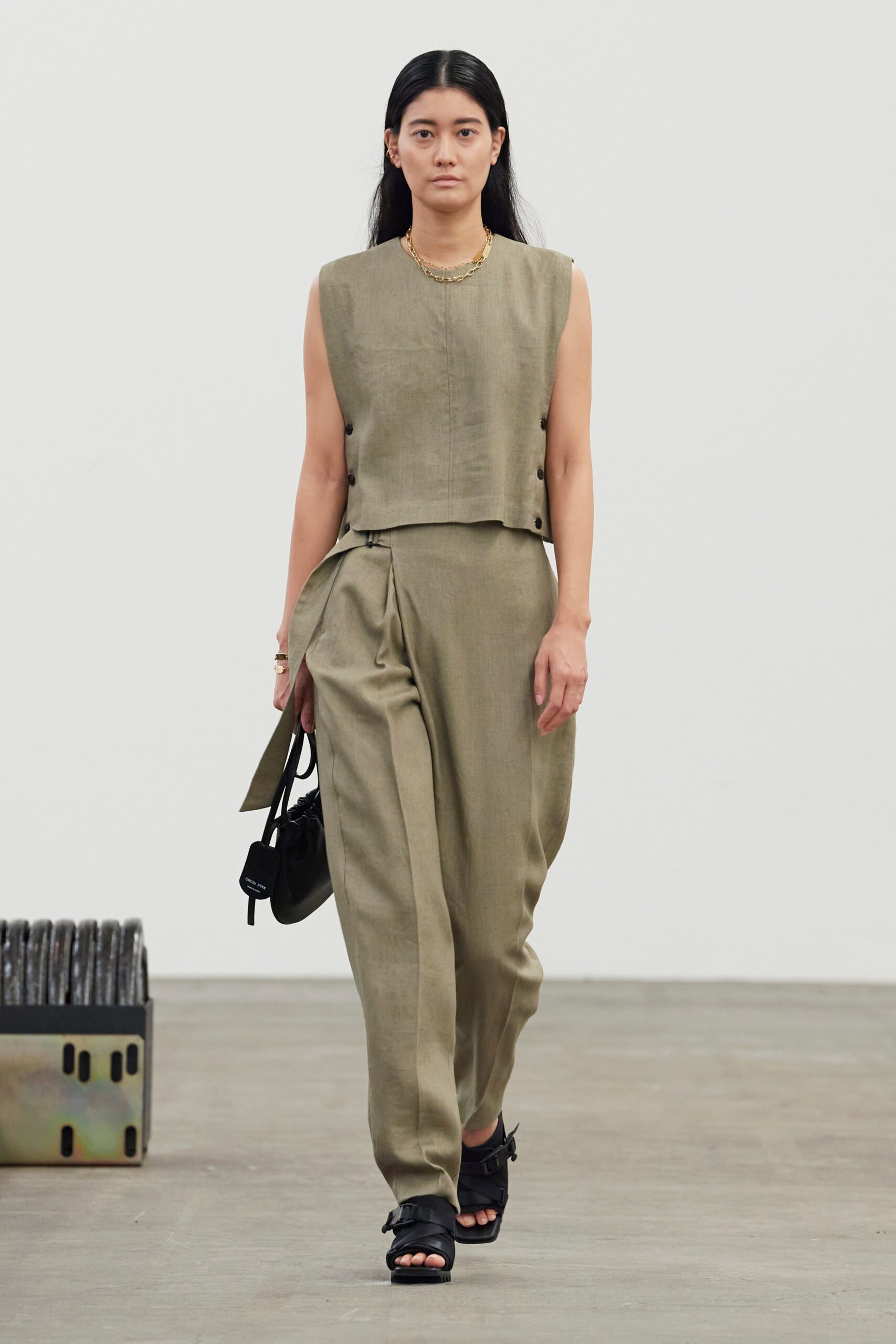Hyke Tokyo S/S 22 Look 11