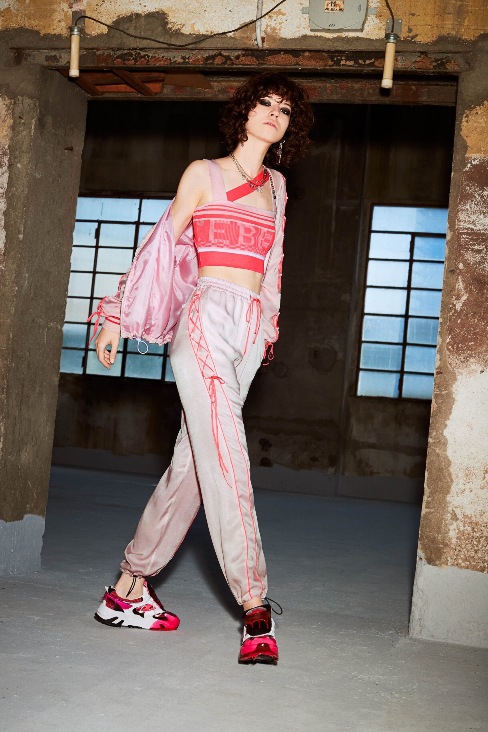 Iceberg Resort 20 Look 11