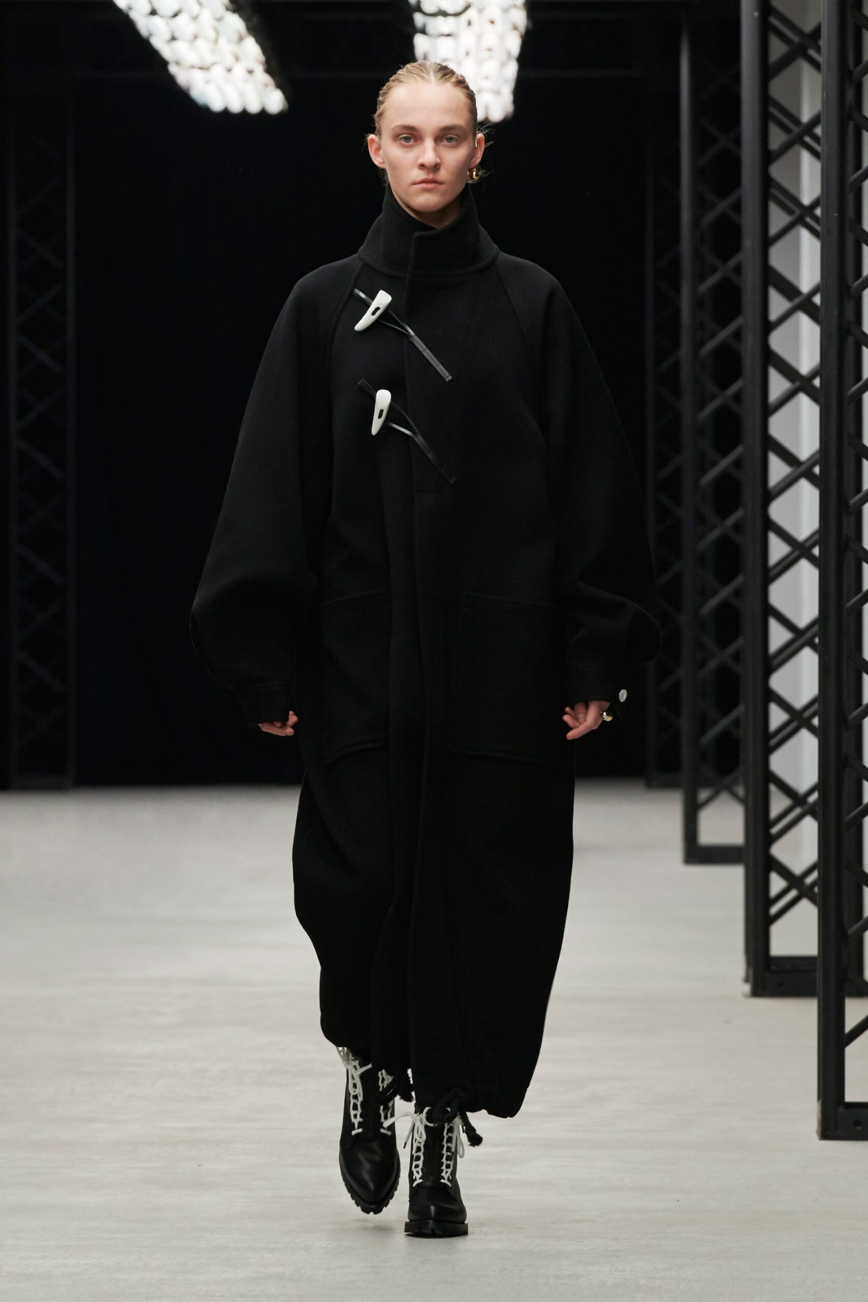 Hyke Tokyo F/W 20 Look 12