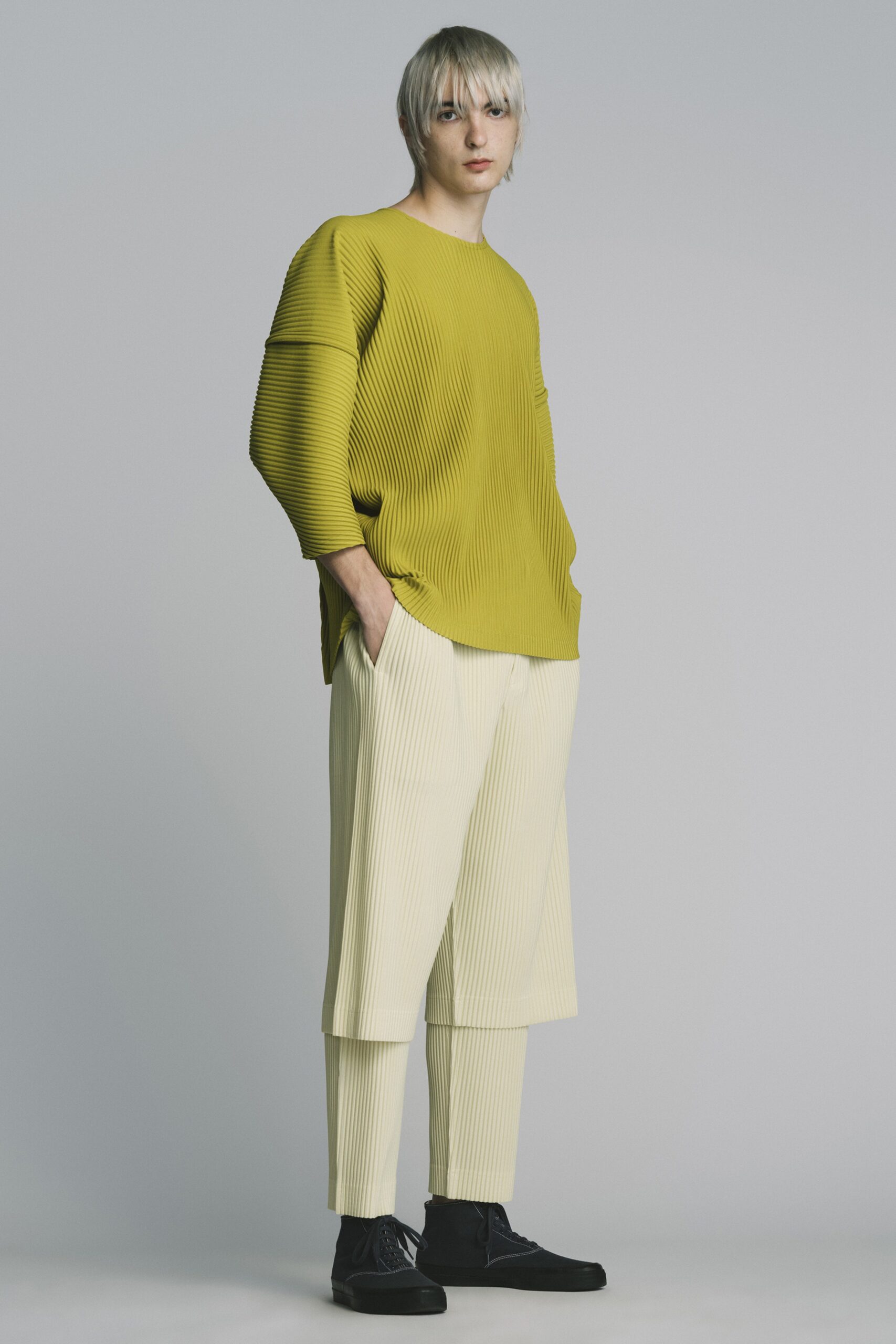 Homme Plissé Issey Miyake F/W 22 Menswear Look 13