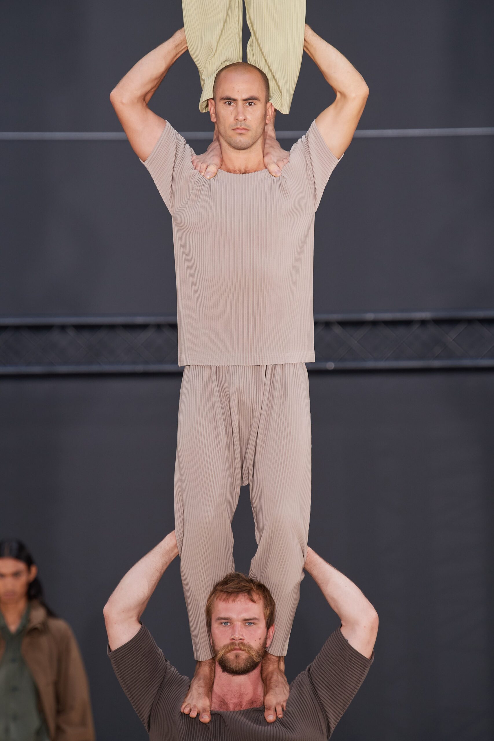 Homme Plissé Issey Miyake S/S 23 Menswear Look 13