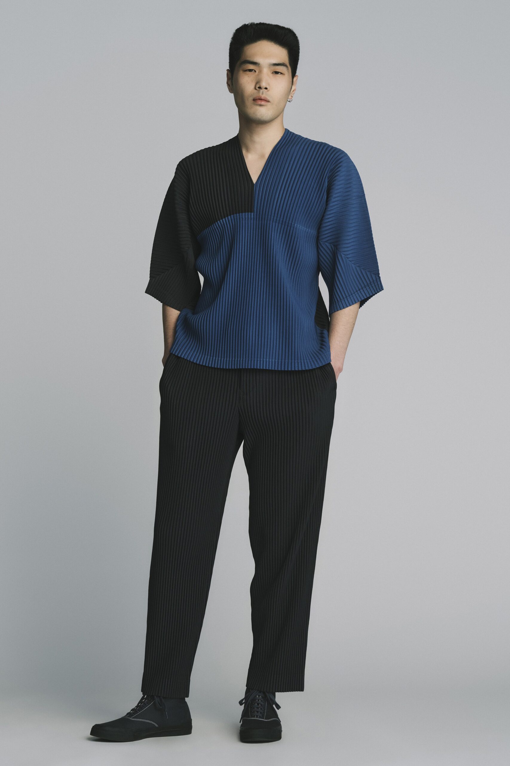 Homme Plissé Issey Miyake F/W 22 Menswear Look 15