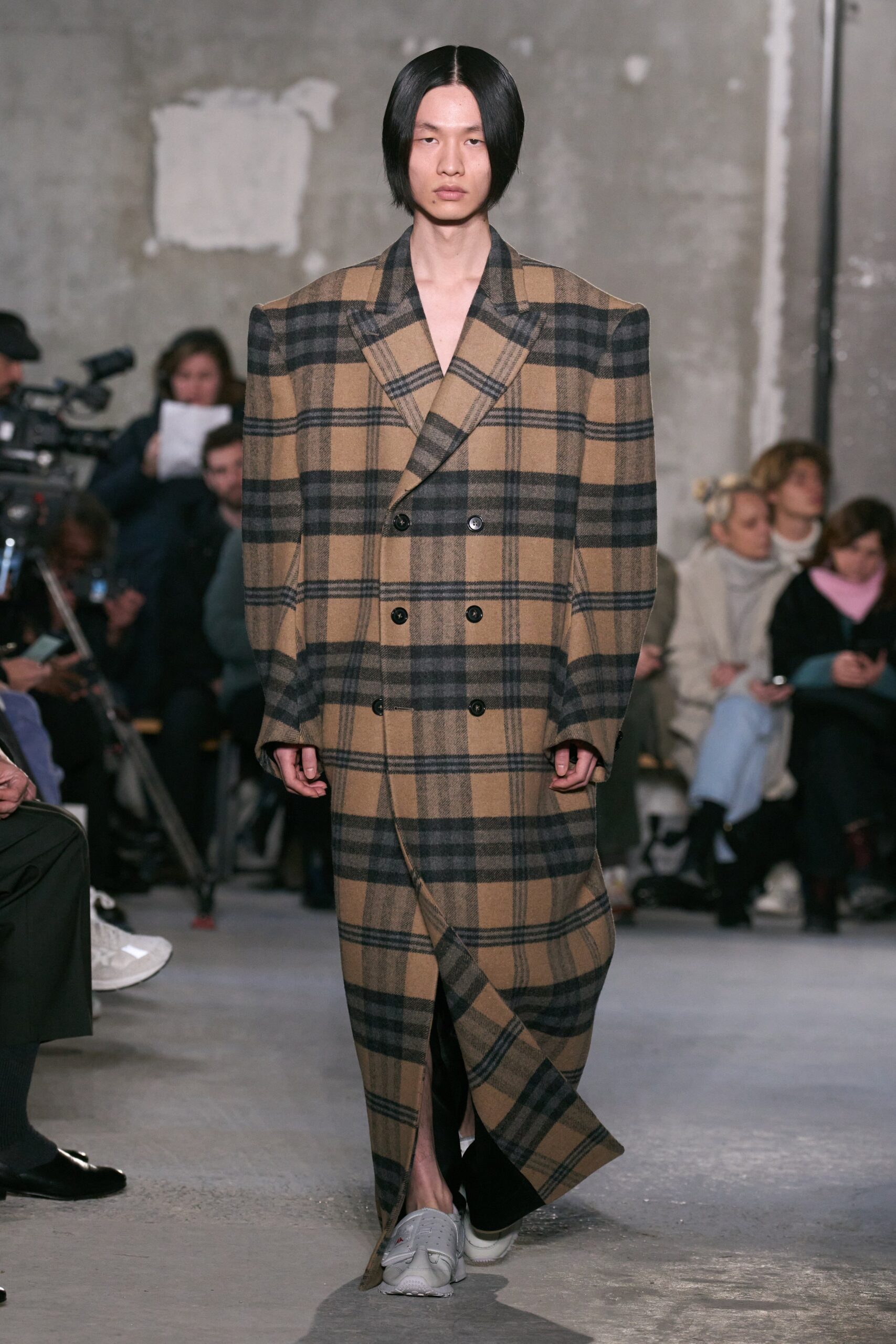 Hed Mayner F/W 23 Menswear Look 15