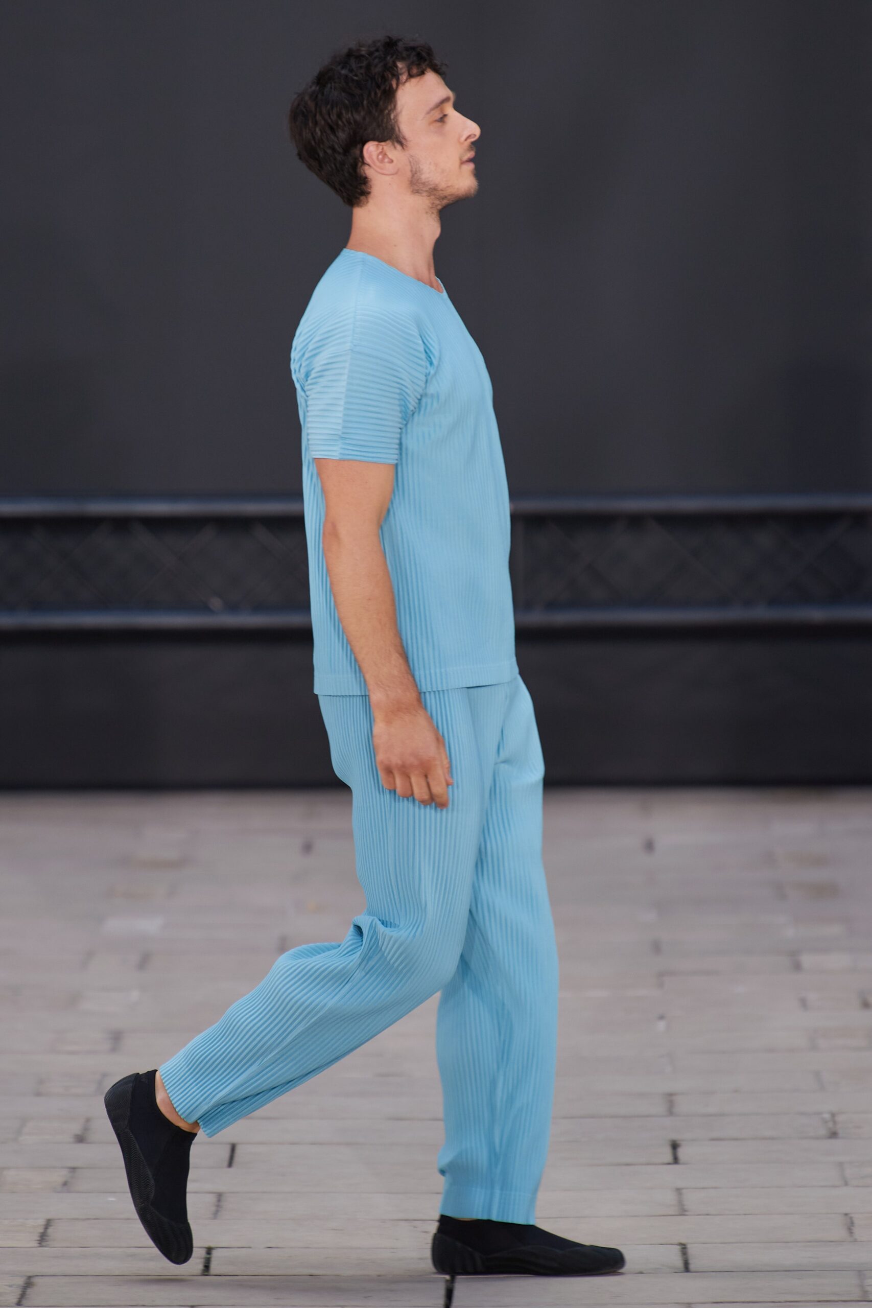 Homme Plissé Issey Miyake S/S 23 Menswear Look 15