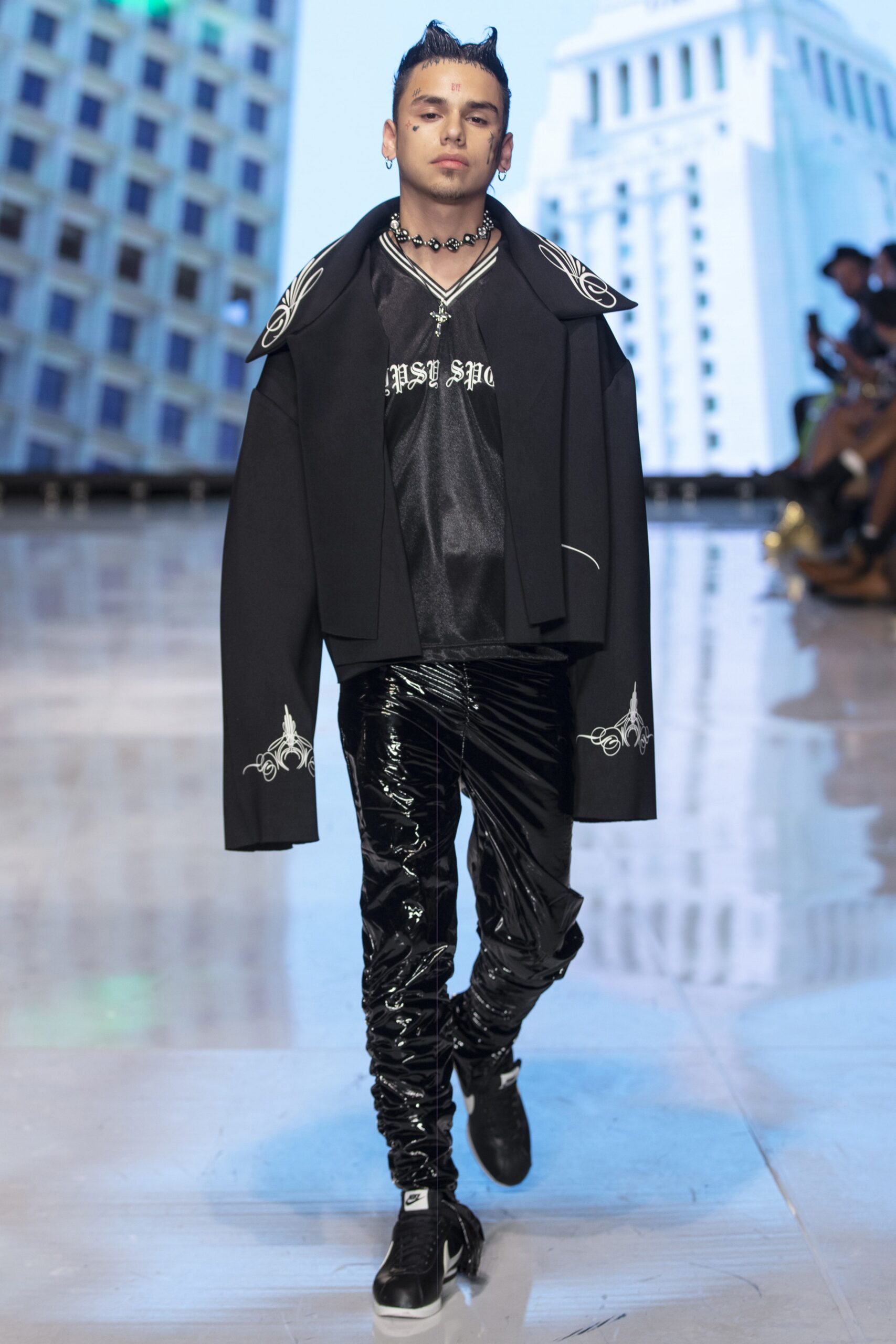 Gypsy Sport S/S 22 Look 16