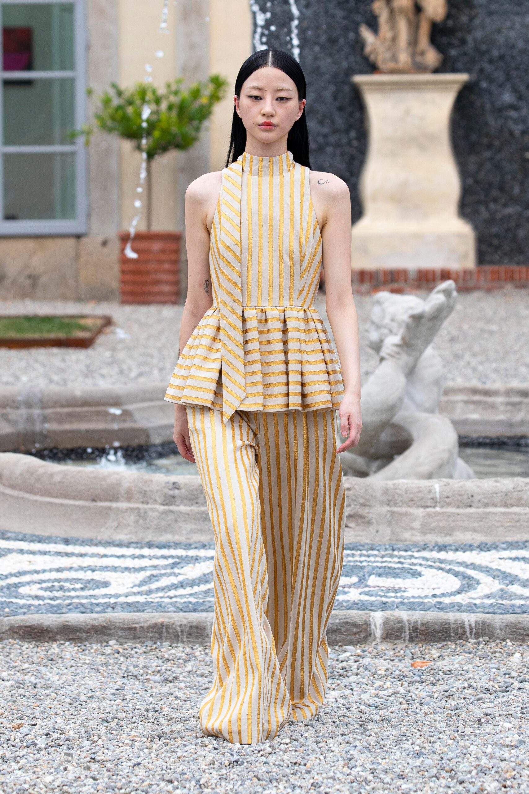 Huishan Zhang S/S 22 Look 16