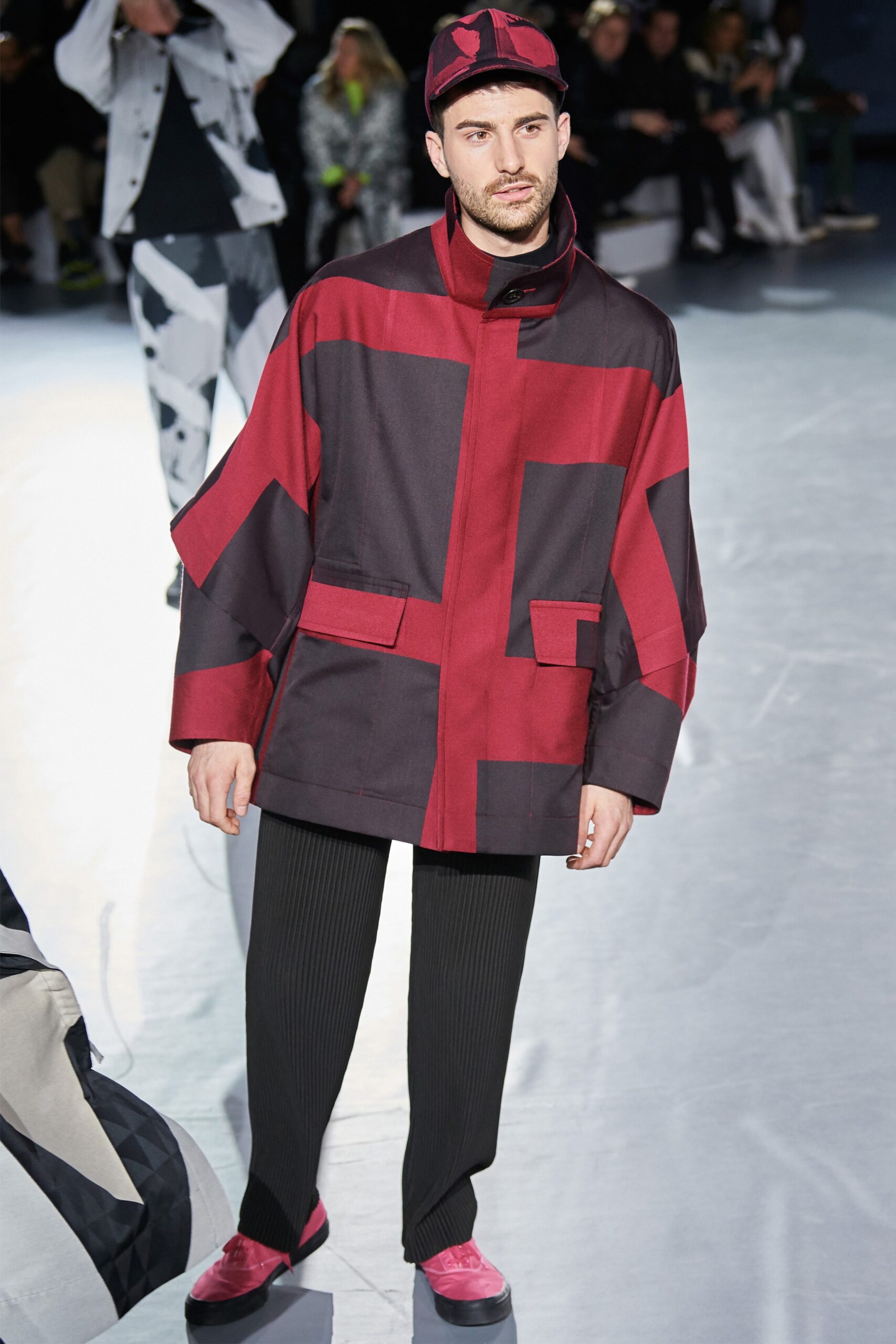 Homme Plissé Issey Miyake F/W 20 Menswear Look 16