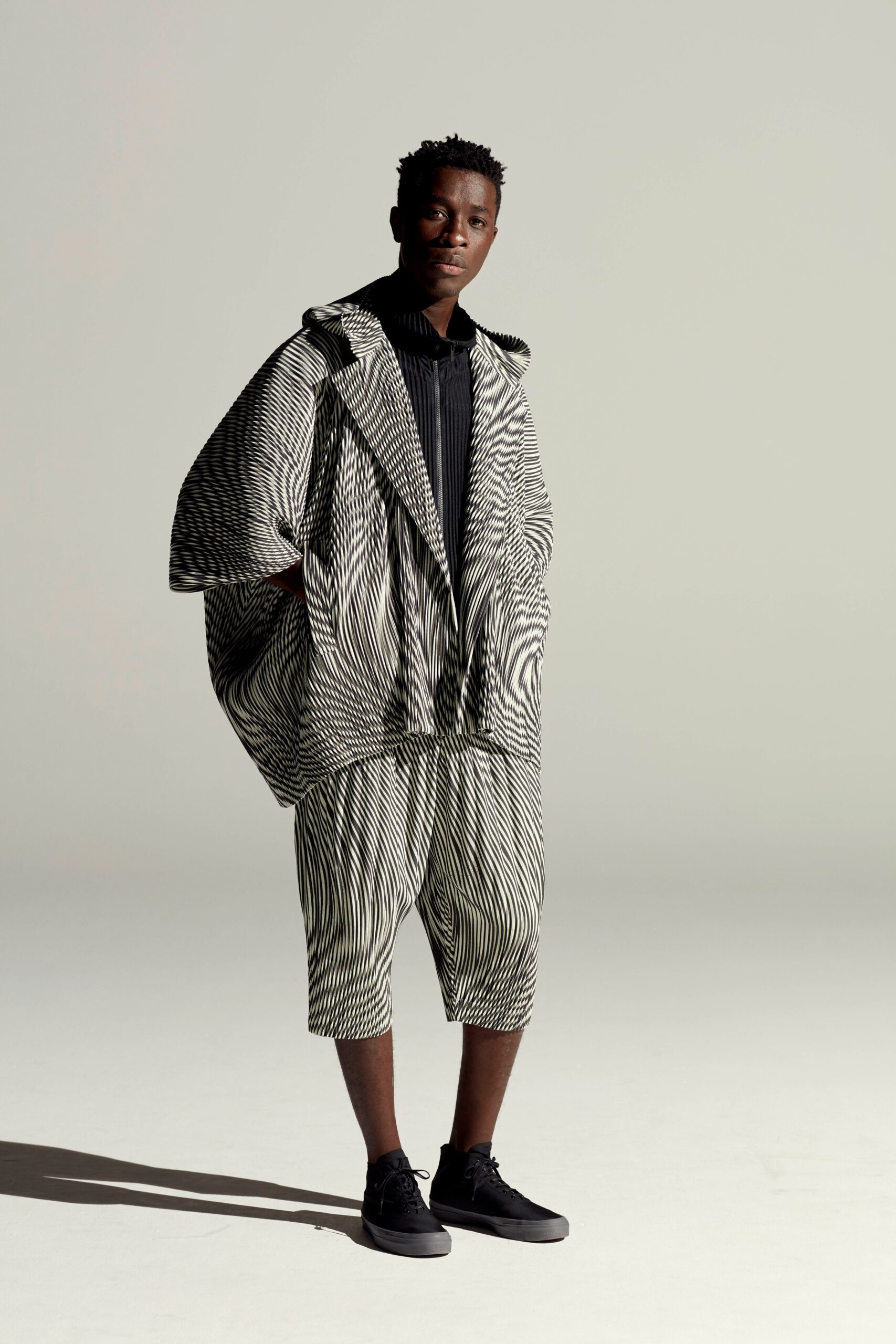 Homme Plissé Issey Miyake S/S 22 Menswear Look 16