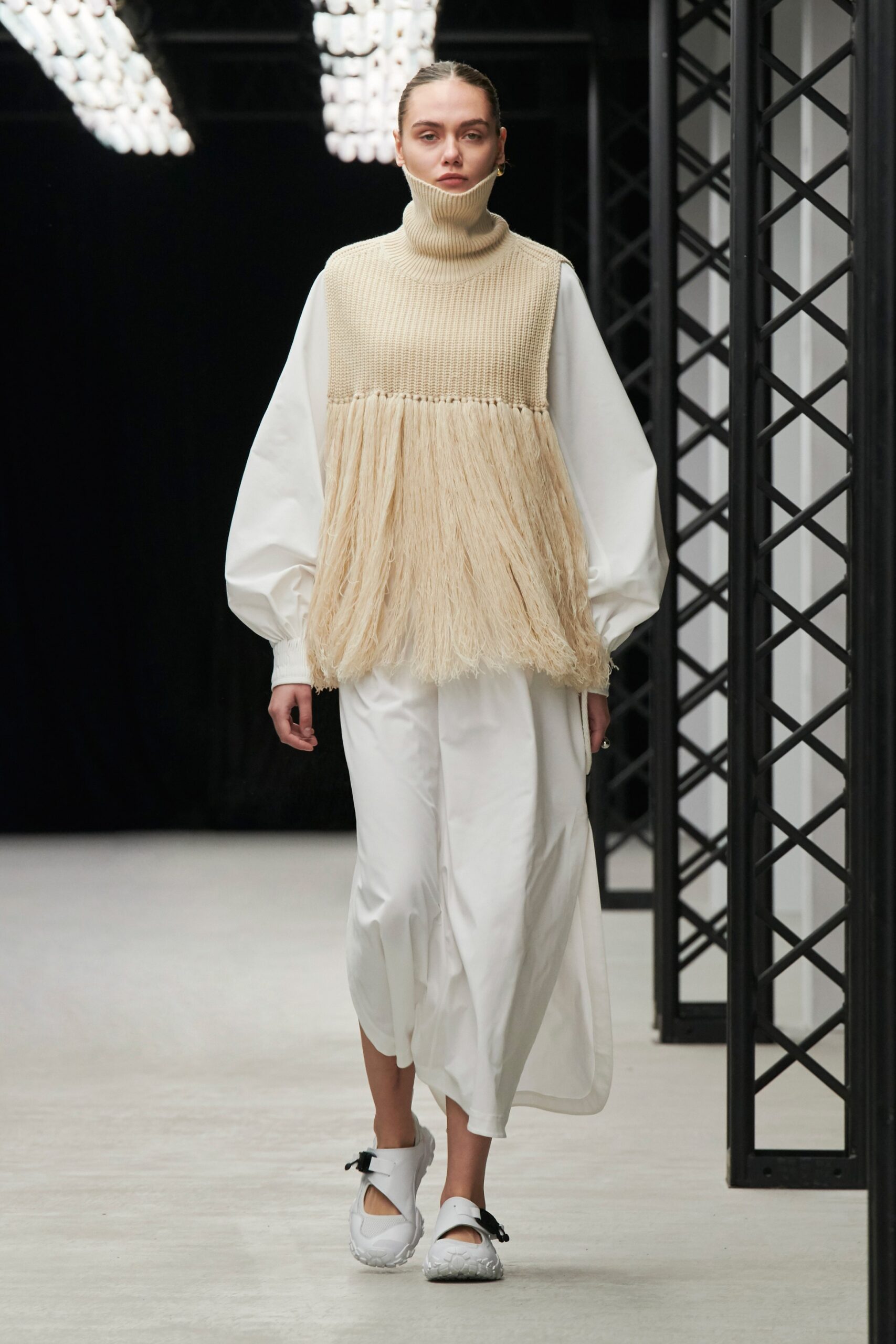 Hyke Tokyo F/W 20 Look 16