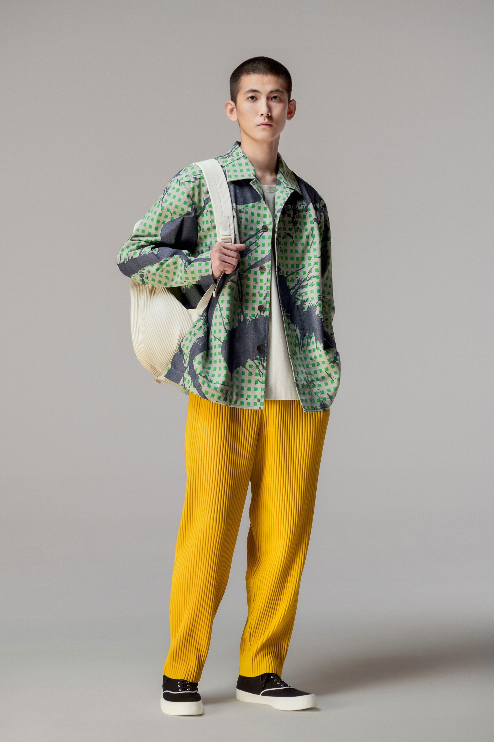 Homme Plissé Issey Miyake S/S 21 Menswear Look 16
