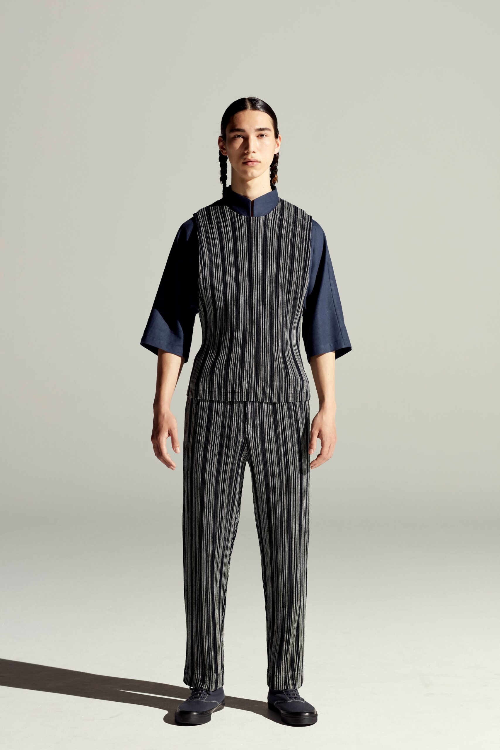 Homme Plissé Issey Miyake S/S 22 Menswear Look 17