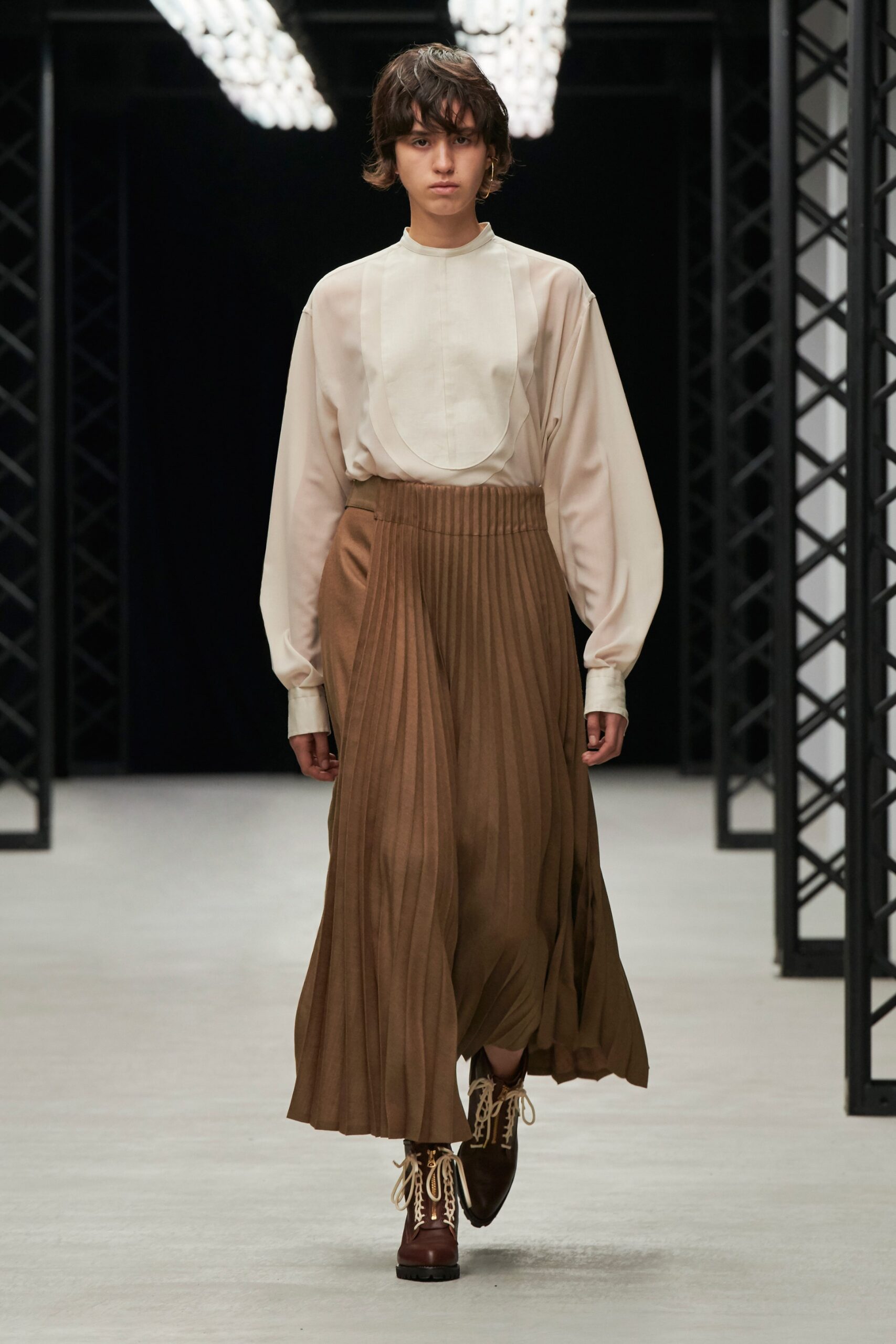 Hyke Tokyo F/W 20 Look 17