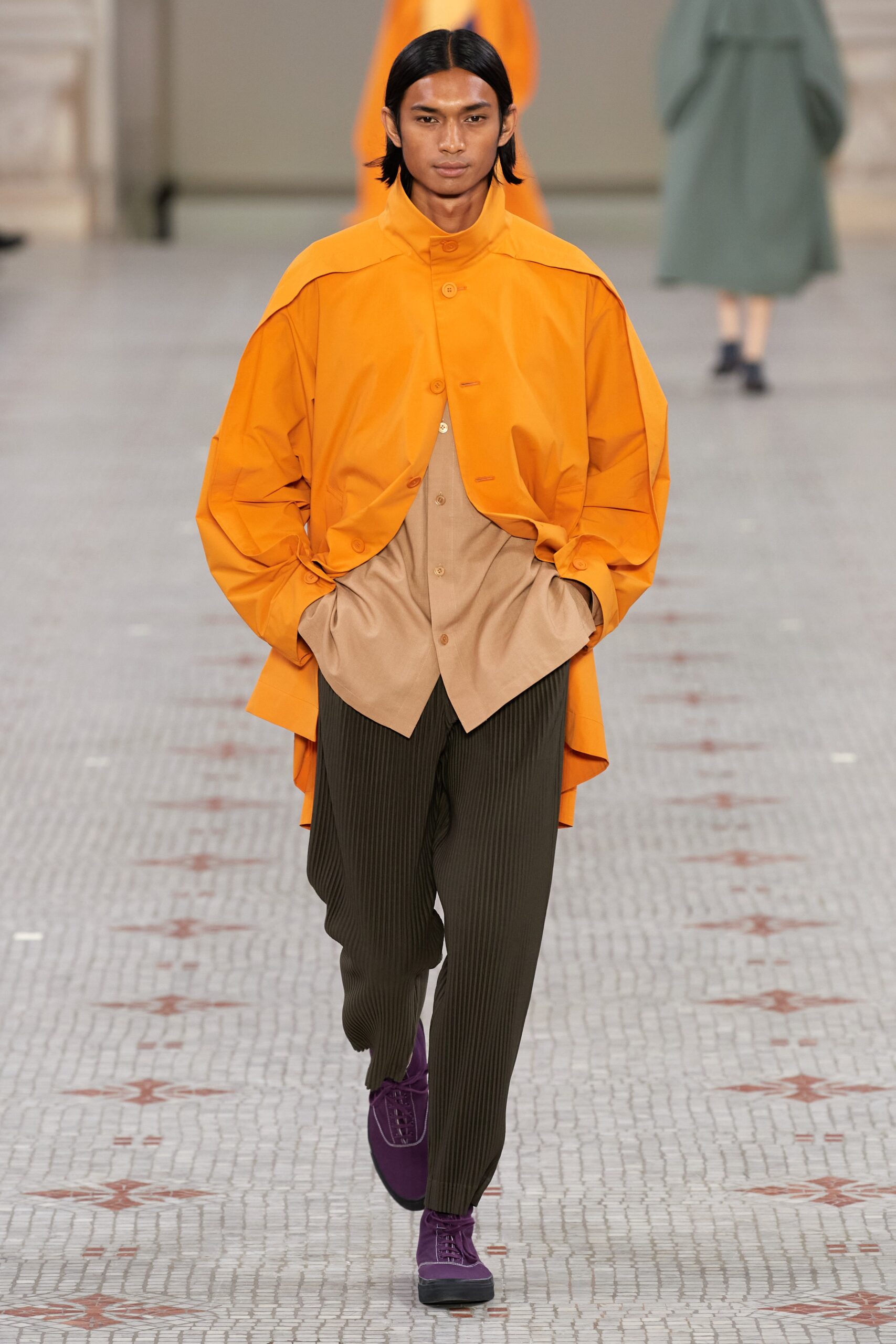Homme Plissé Issey Miyake S/S 24 Menswear Look 17