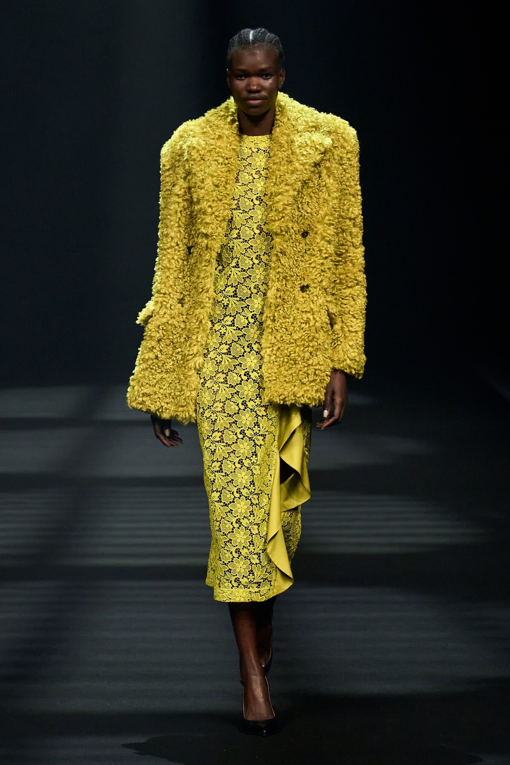 Huishan Zhang F/W 23 Look 17