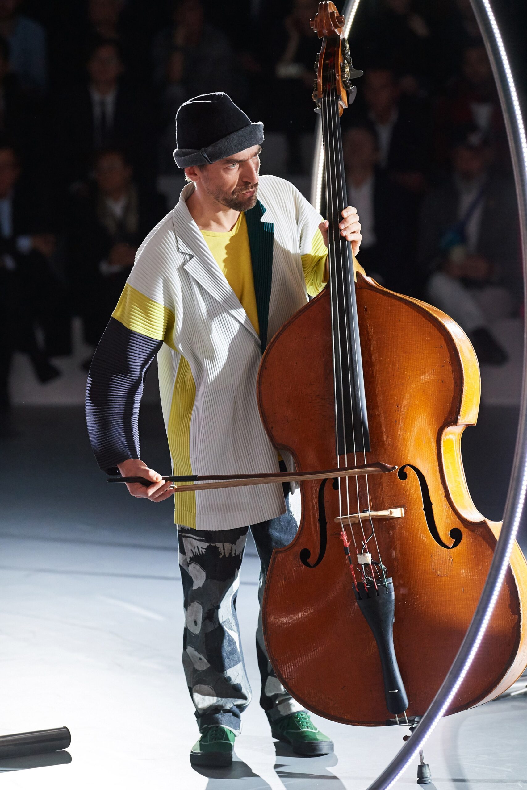 Homme Plissé Issey Miyake F/W 20 Menswear Look 18