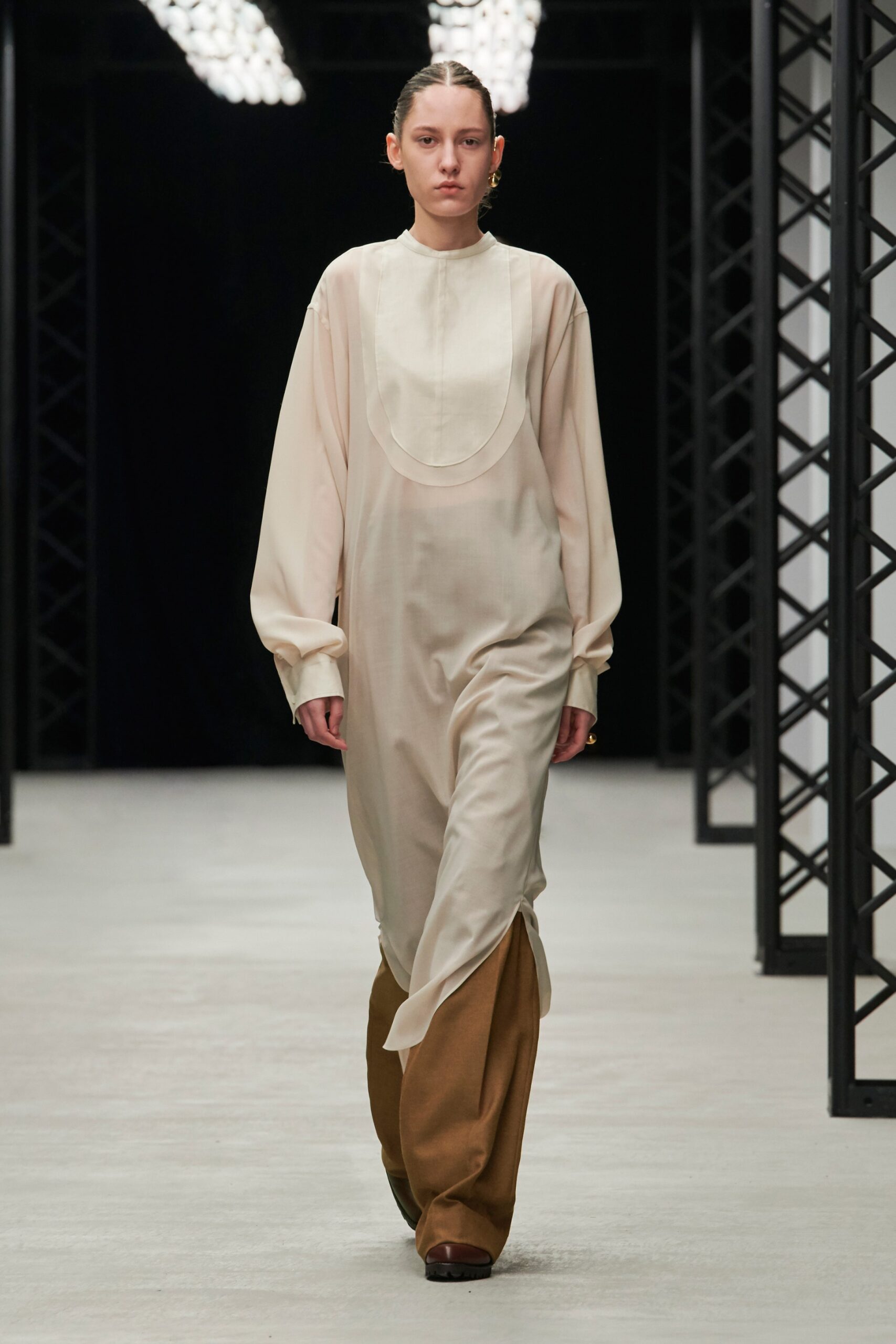 Hyke Tokyo F/W 20 Look 18