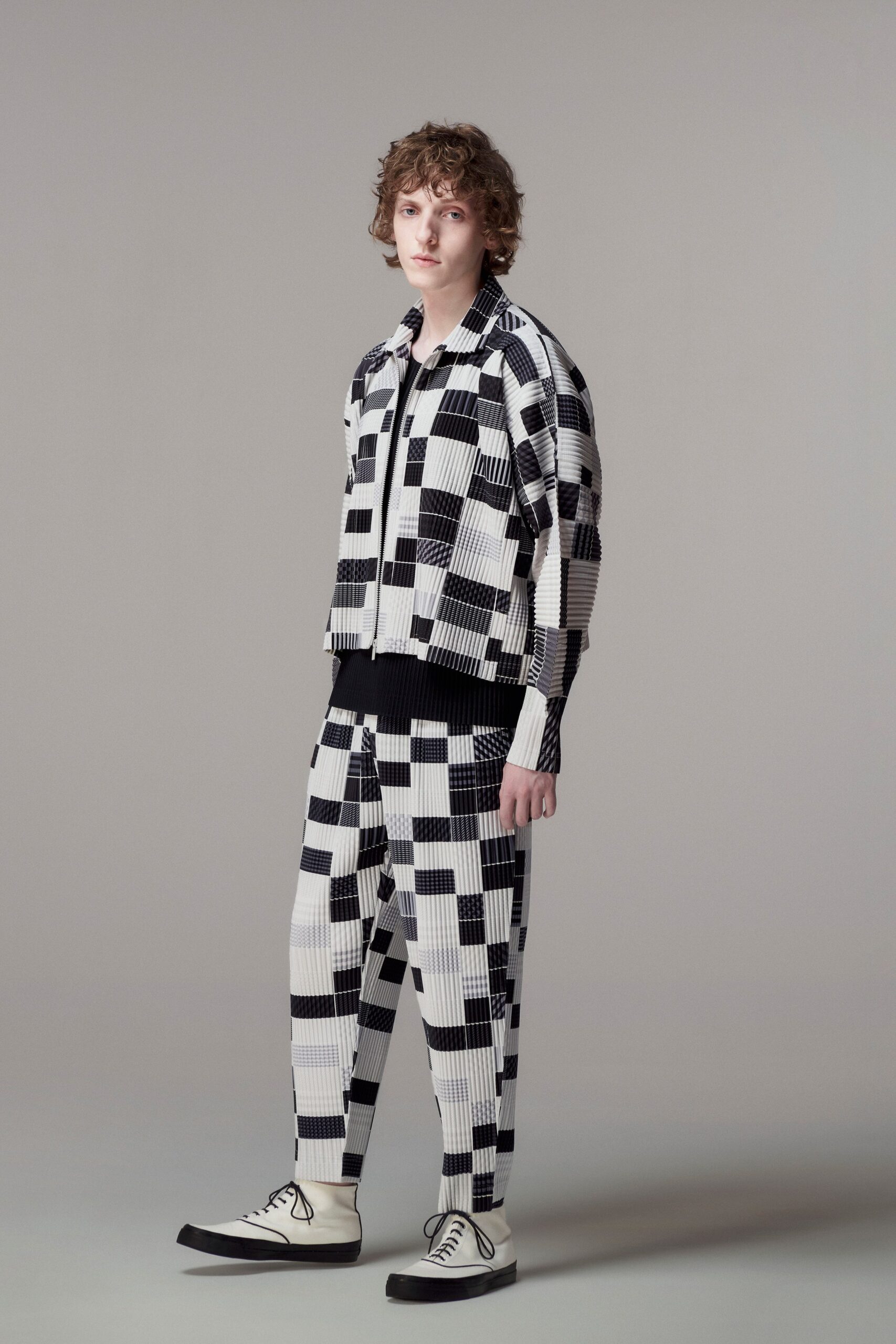Homme Plissé Issey Miyake S/S 21 Menswear Look 18