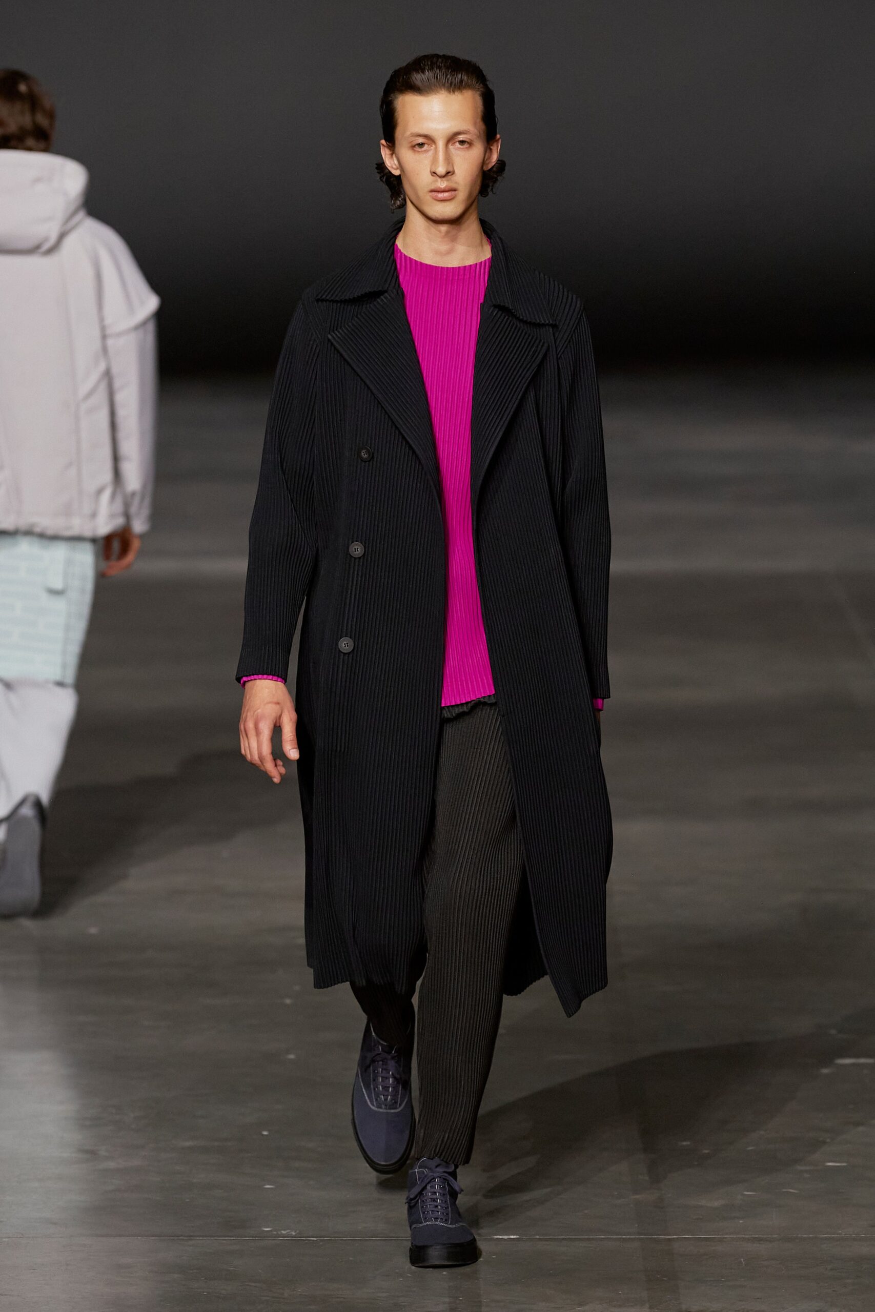 Homme Plissé Issey Miyake F/W 23 Menswear Look 18