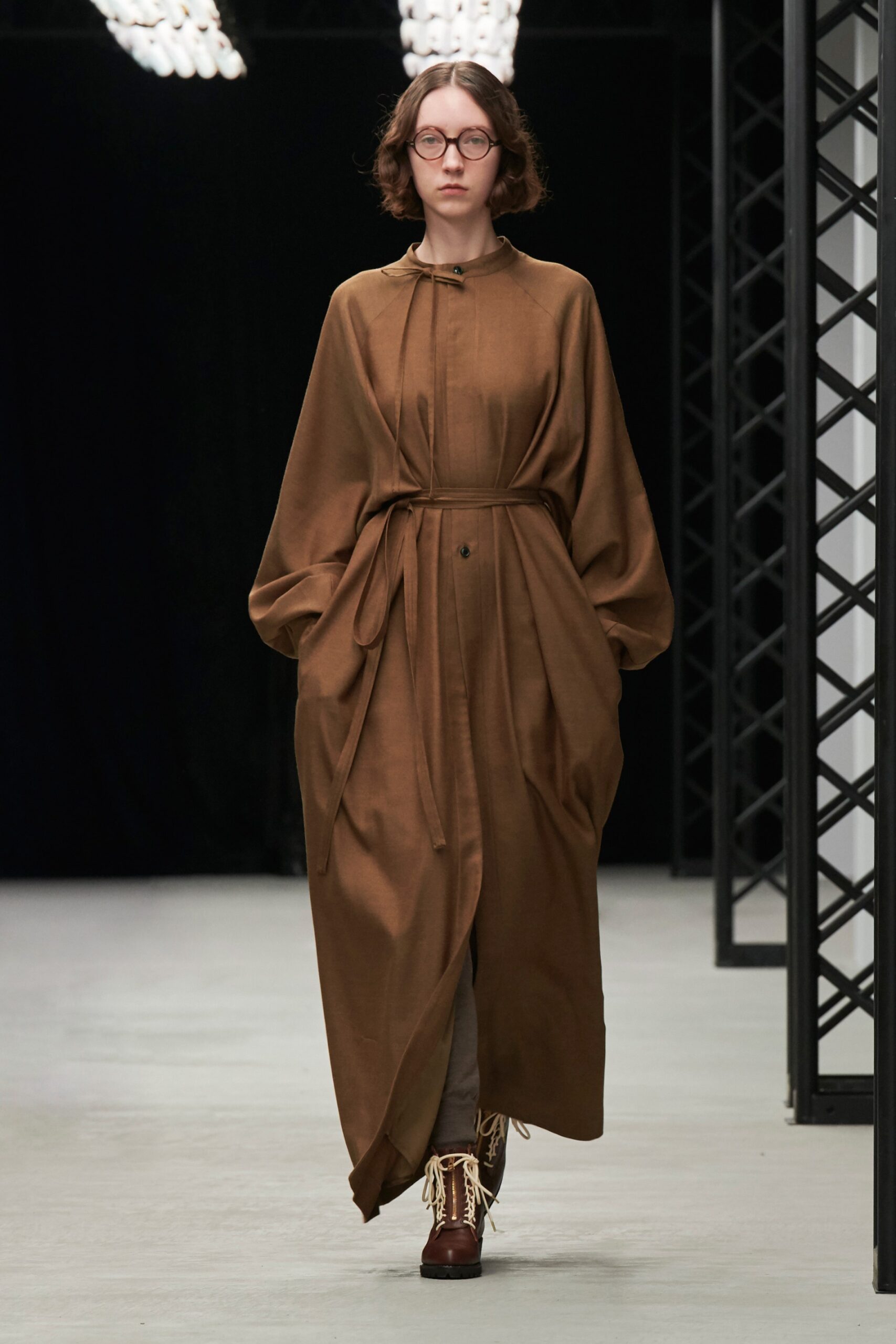 Hyke Tokyo F/W 20 Look 19