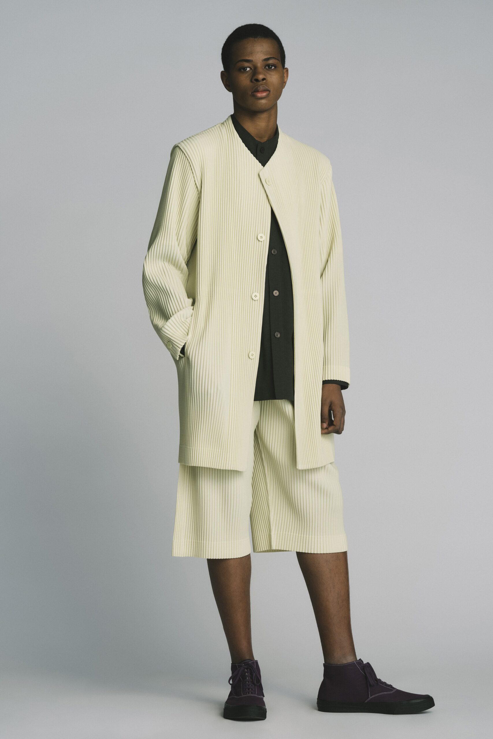 Homme Plissé Issey Miyake F/W 22 Menswear Look 20