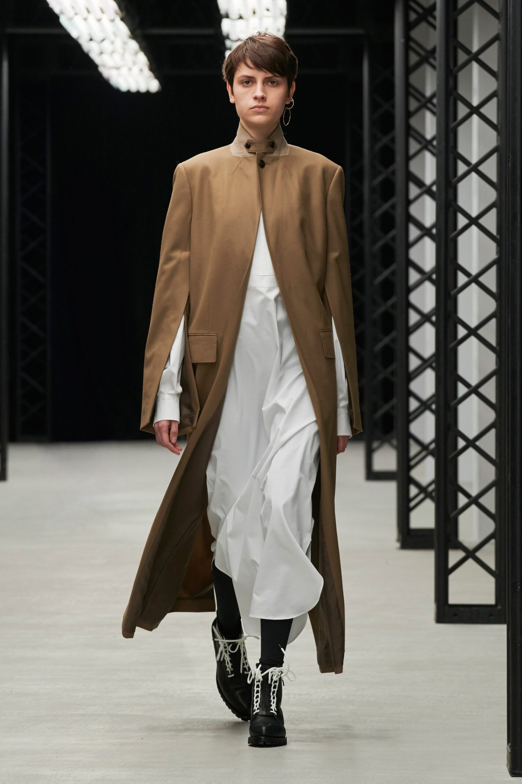 Hyke Tokyo F/W 20 Look 20