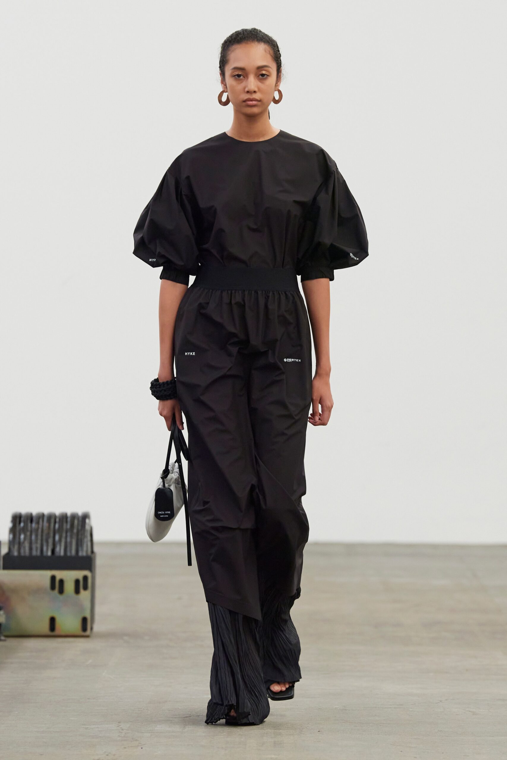 Hyke Tokyo S/S 22 Look 20