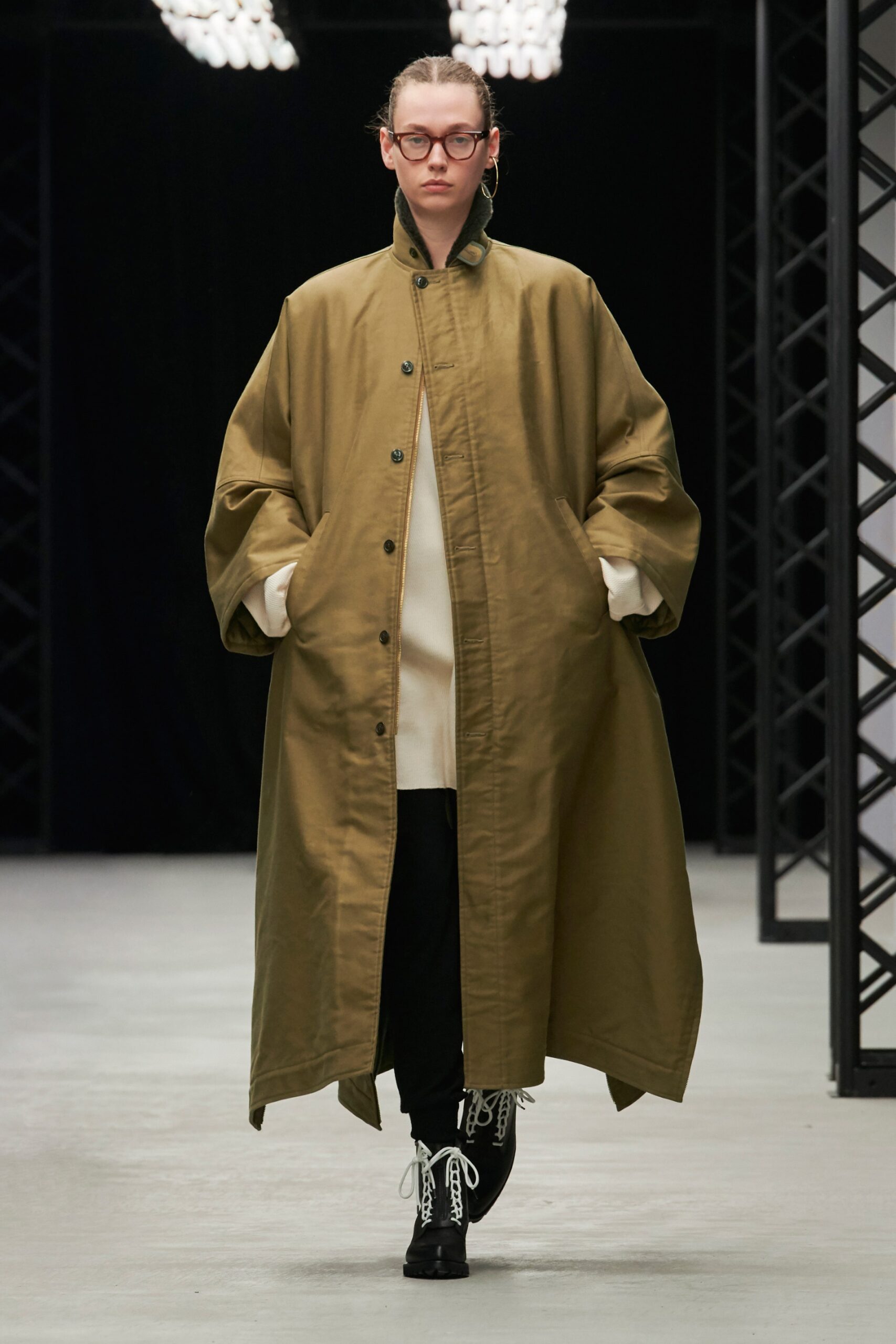Hyke Tokyo F/W 20 Look 21