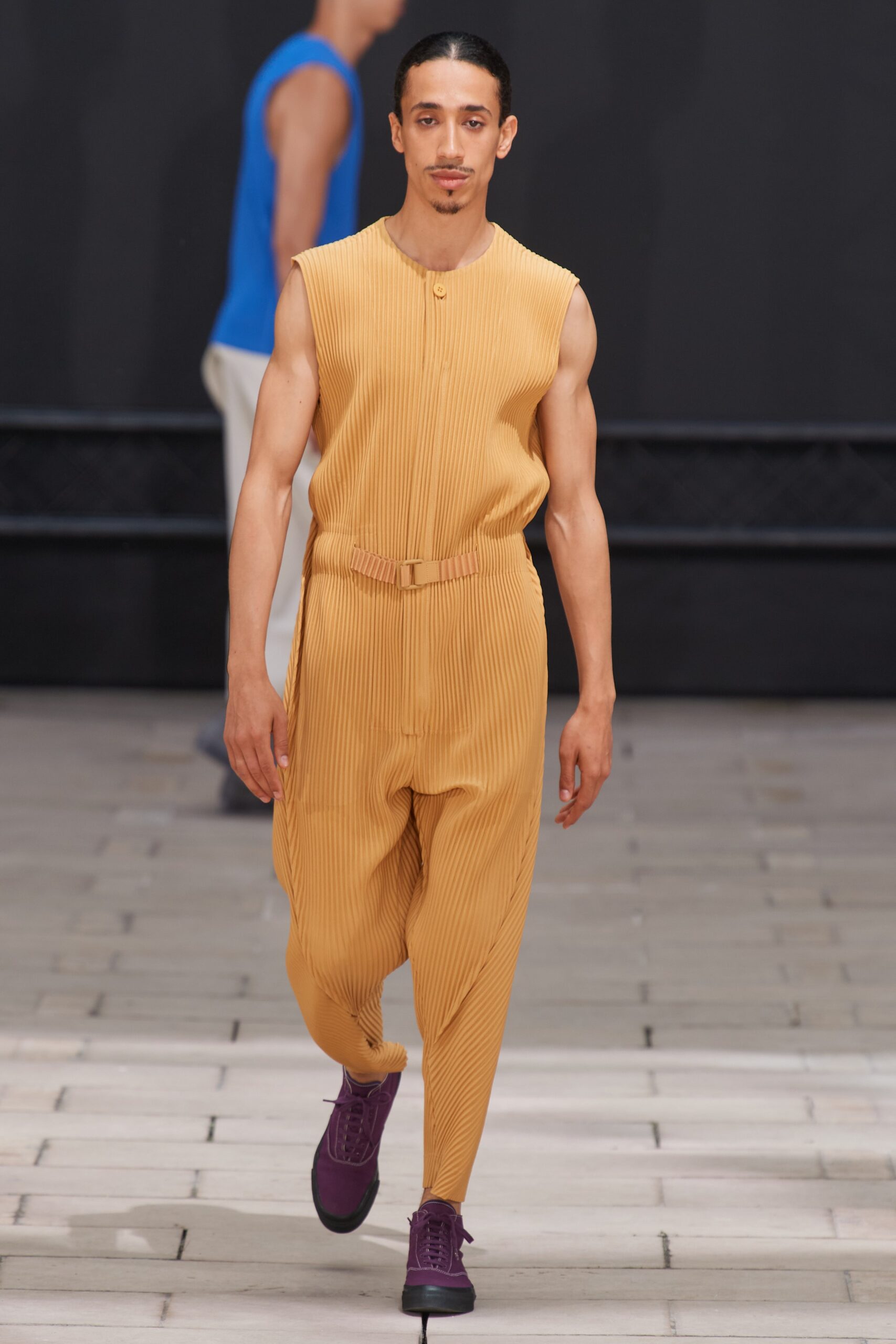Homme Plissé Issey Miyake S/S 23 Menswear Look 21