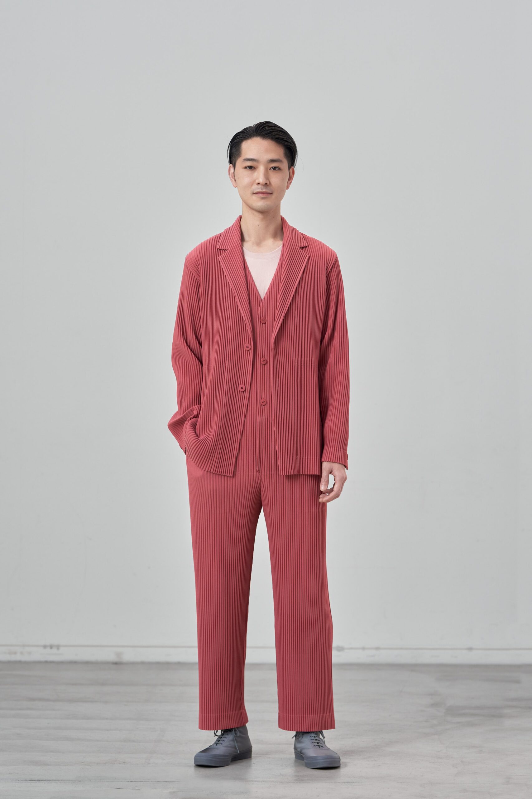 Homme Plissé Issey Miyake F/W 21 Menswear Look 22
